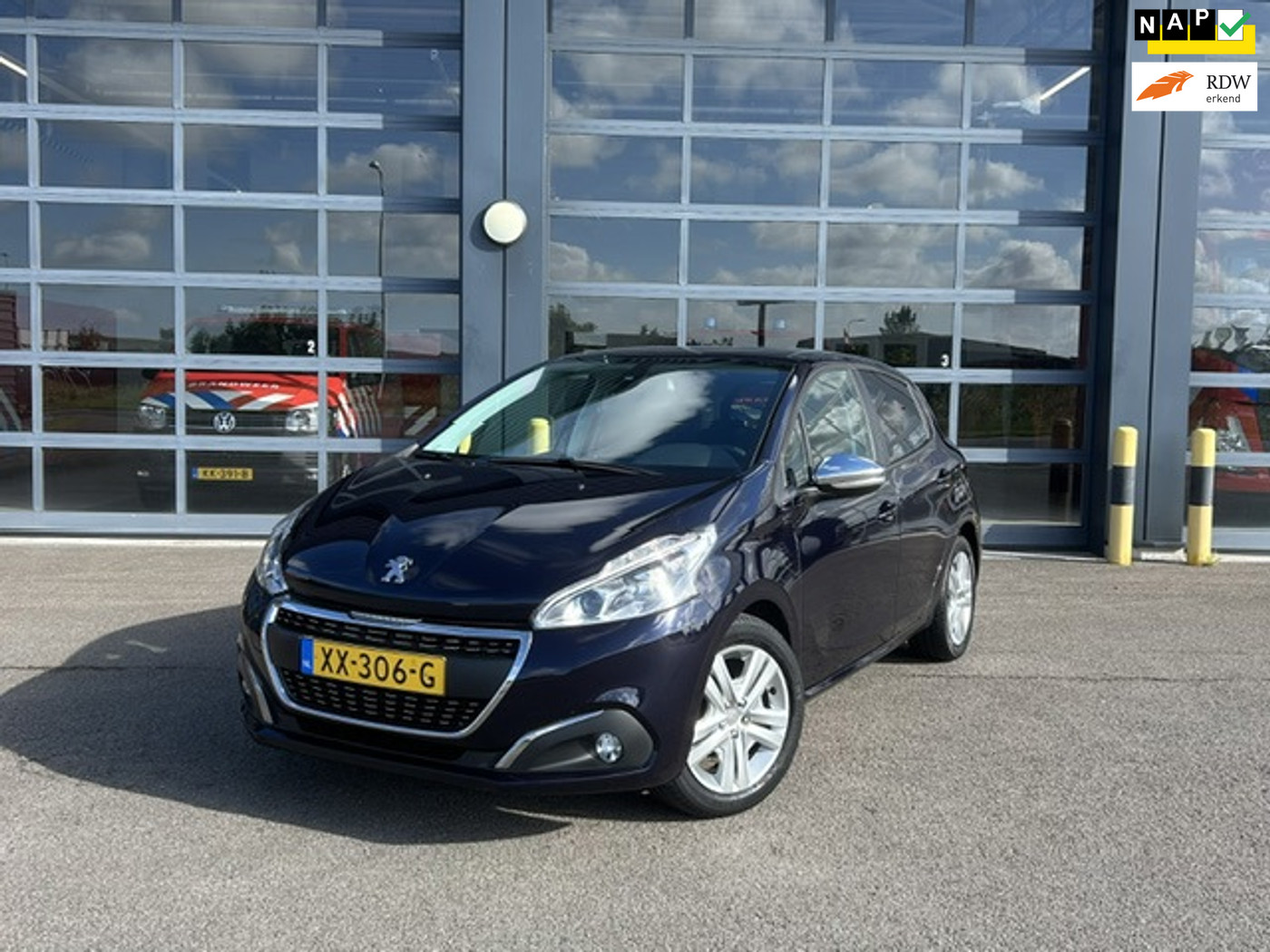 Peugeot 208 1.2 PureTech Signature 2019 - voorkant