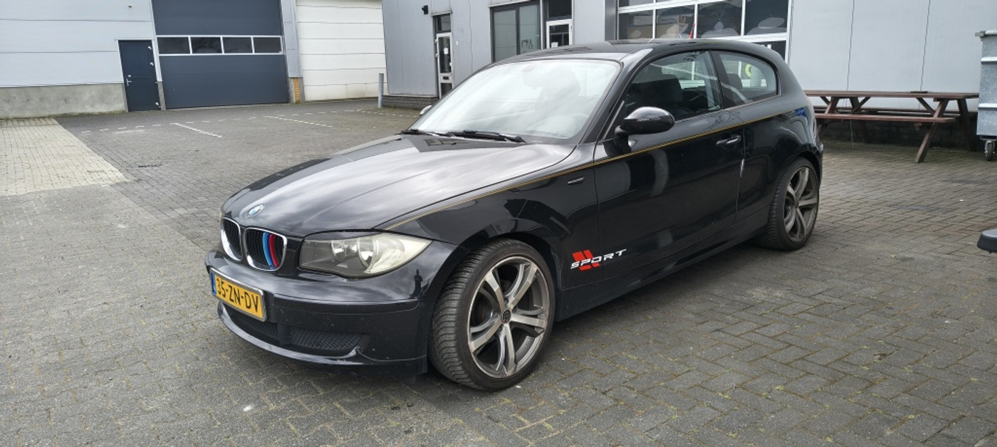 BMW 1er Reihe 116i Introduction 2008 - voorkant