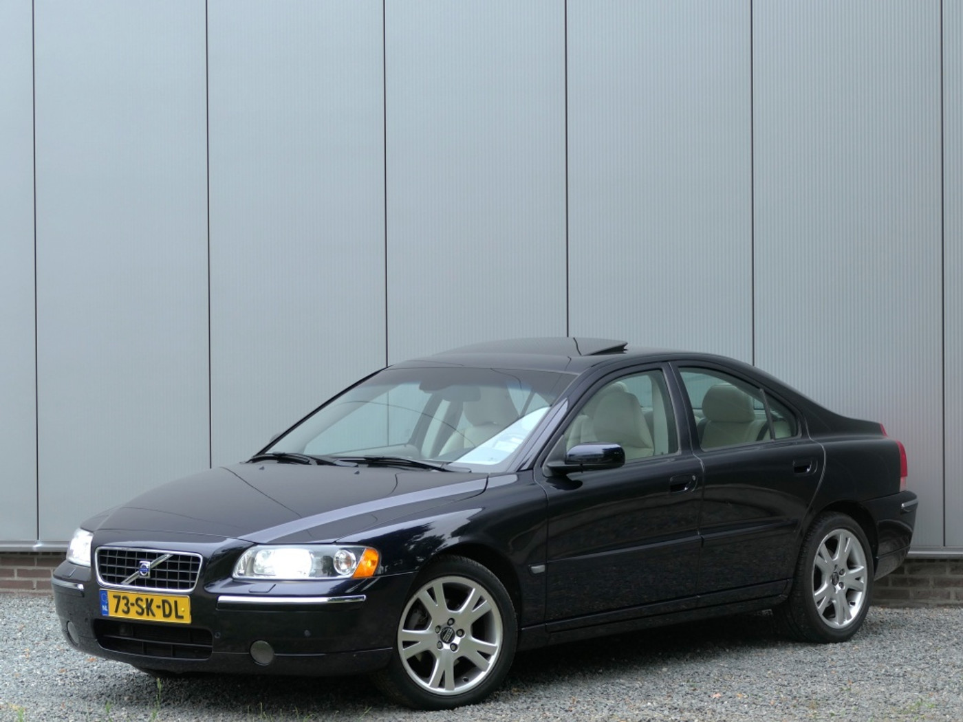 Volvo S60 2.4 AUT Summum Mobility Line / Schuifdak / Trekhaak 2006 - voorkant