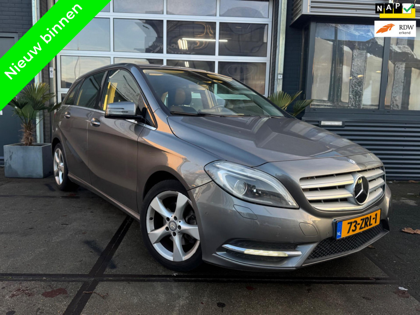 Mercedes-Benz B 200 B200 Ambition Automaat NAP PDC! Inruil mogelijk! 2013 - voorkant