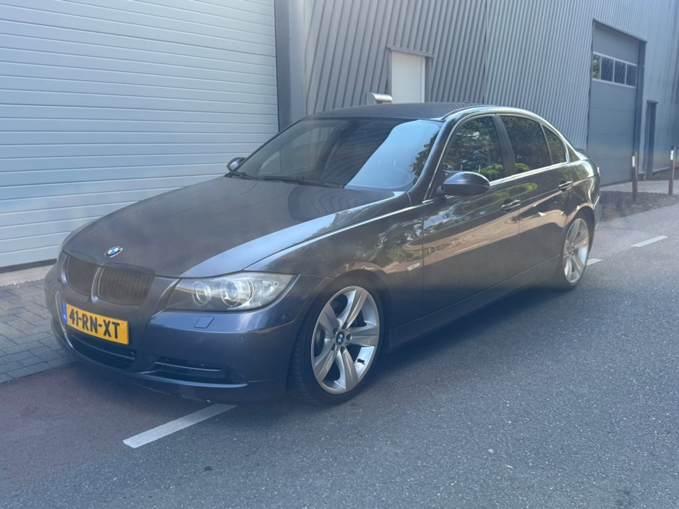 BMW 3er Reihe 330i Dynamic Exec. 2005 - voorkant