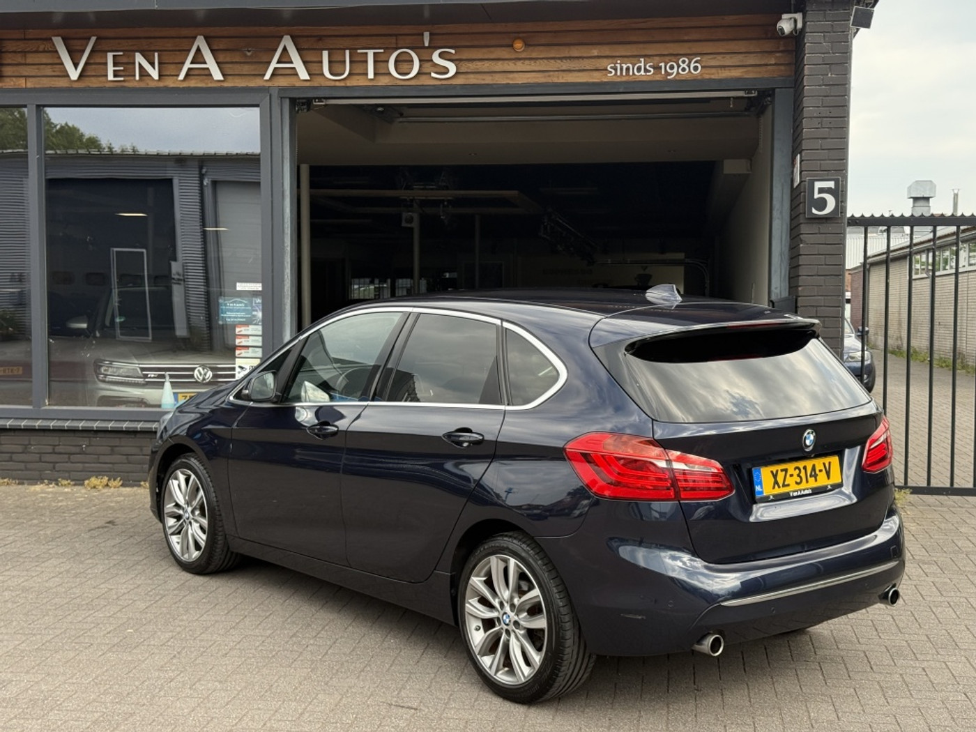 Foto van BMW 220i Active Tourer