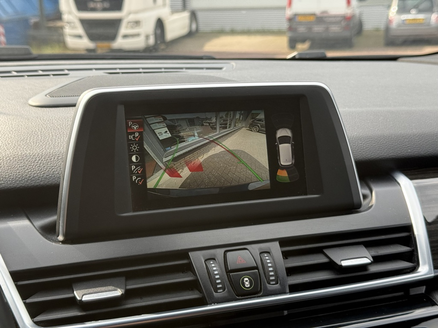 Foto van BMW 220i Active Tourer