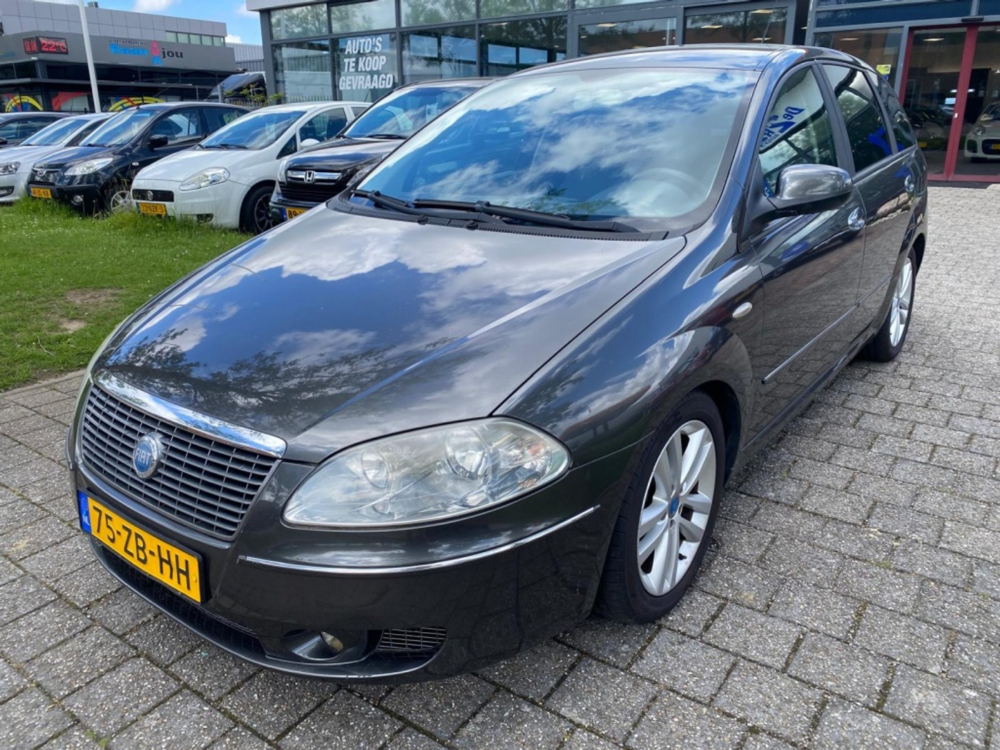 Fiat Fiat Croma 2.2-16V Emotion NAVI APK 2-27 BJ 2007 !!! 2007 - voorkant