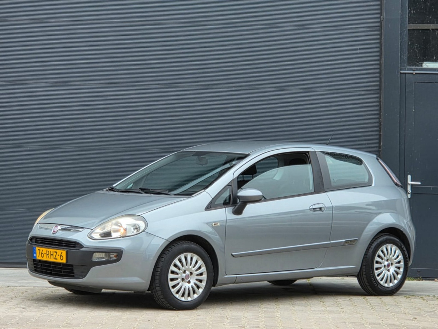 Fiat Fiat Punto 1.4-16V m-air Dyn. nap apk 06'27! 2011 - voorkant