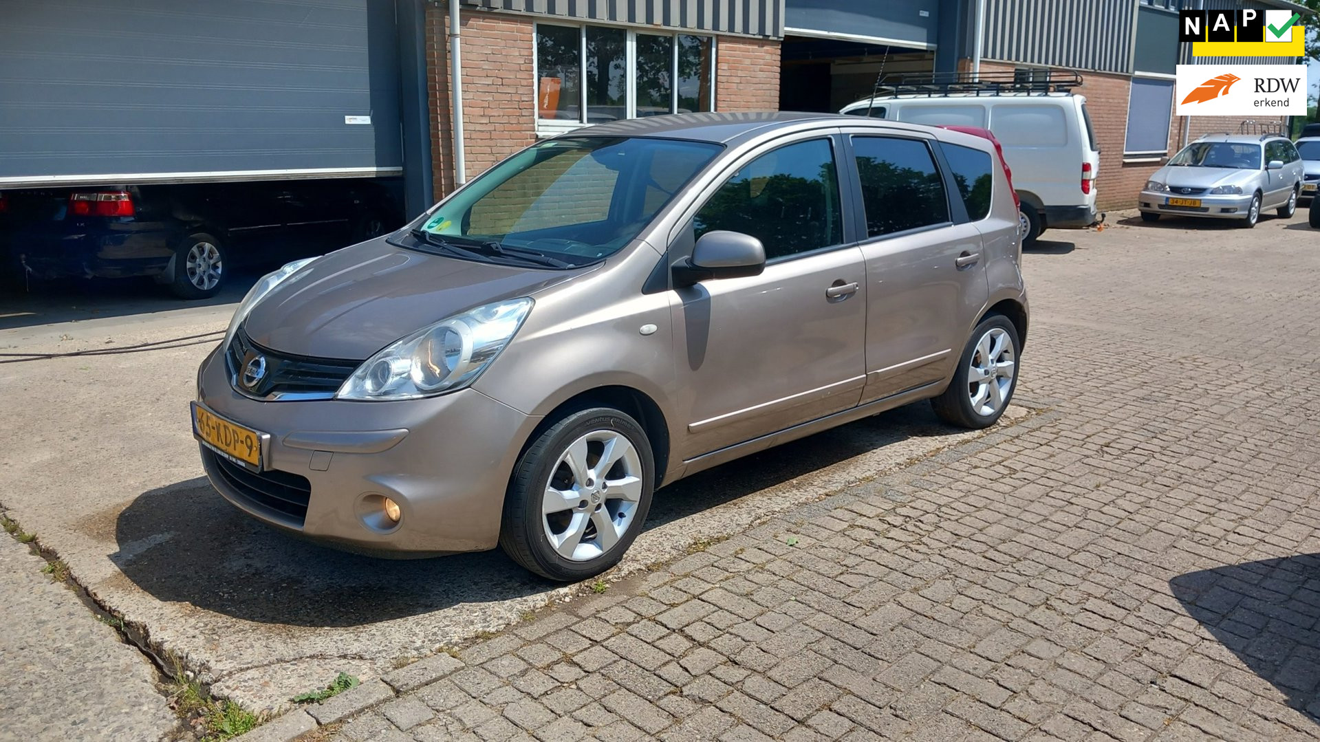 Nissan Nissan Note 1.4 Acenta ecc 2009 - voorkant