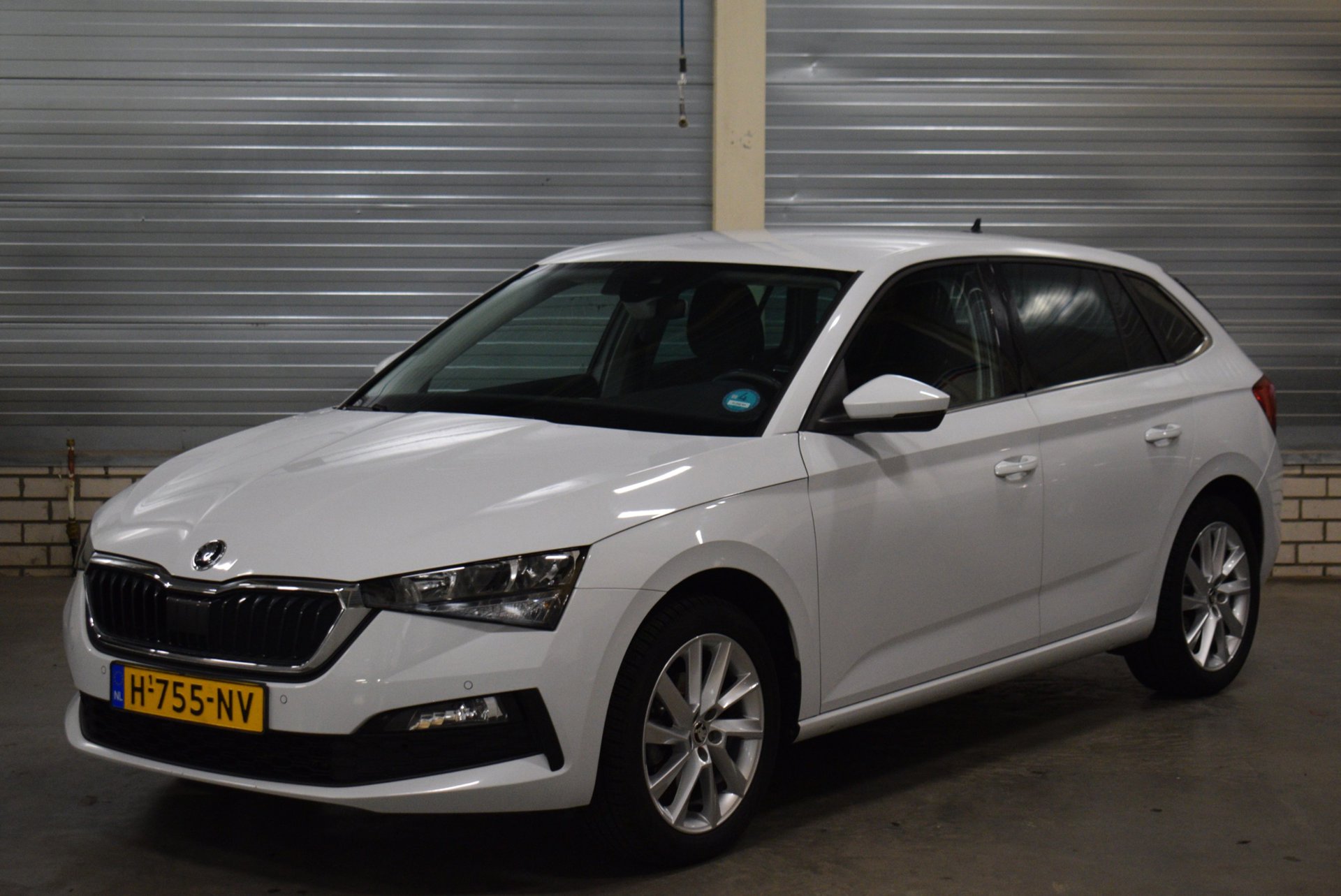 Skoda Scala 1.0 TSI Style Business Intense + Apple/Android Carplay|Parkeersensoren V+A|Climate Control|Cruise Control|Stoelverw.| 2019 - voorkant