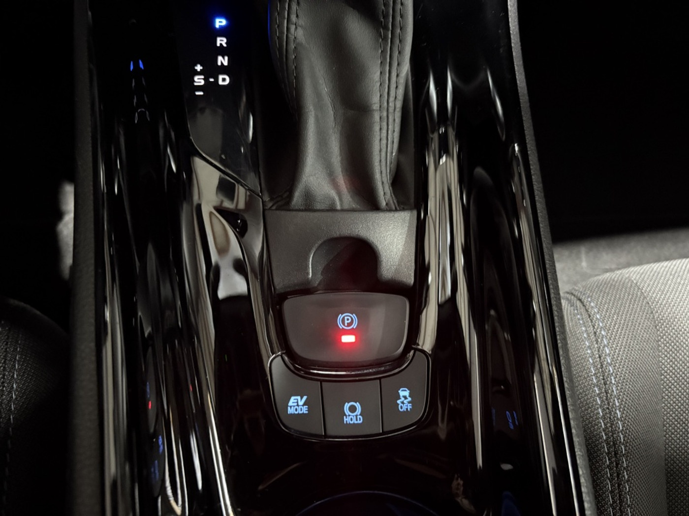 Foto van Toyota C-hr