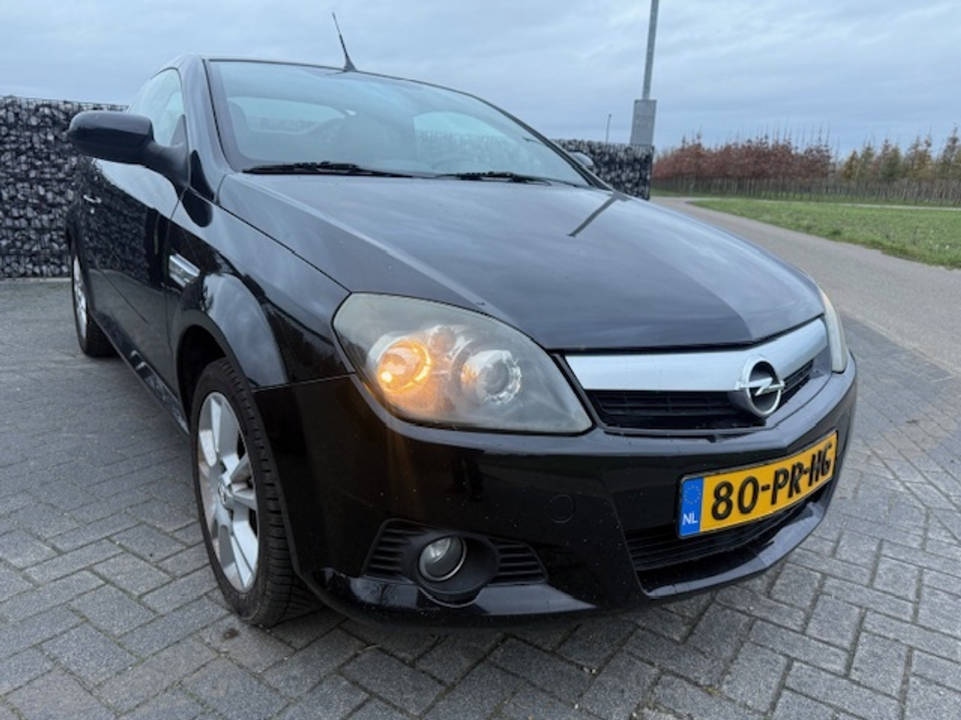 Opel Tigra Twintop 1.8-16V Cosmo 2004 - voorkant