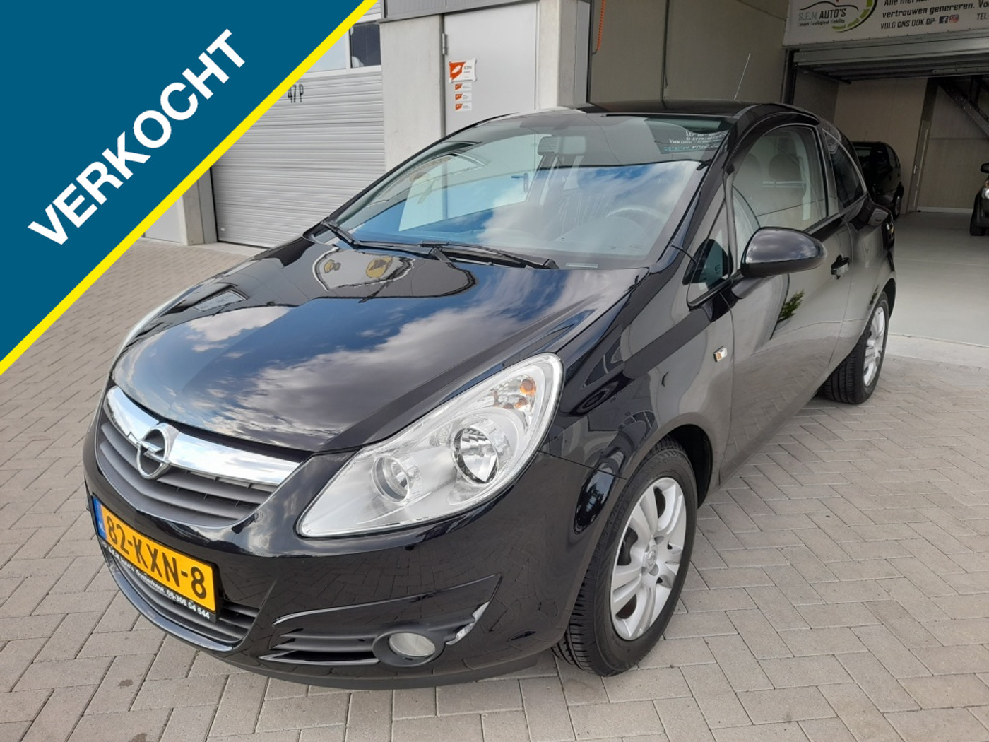 Opel Corsa 1.4-16V Business 2010 - voorkant