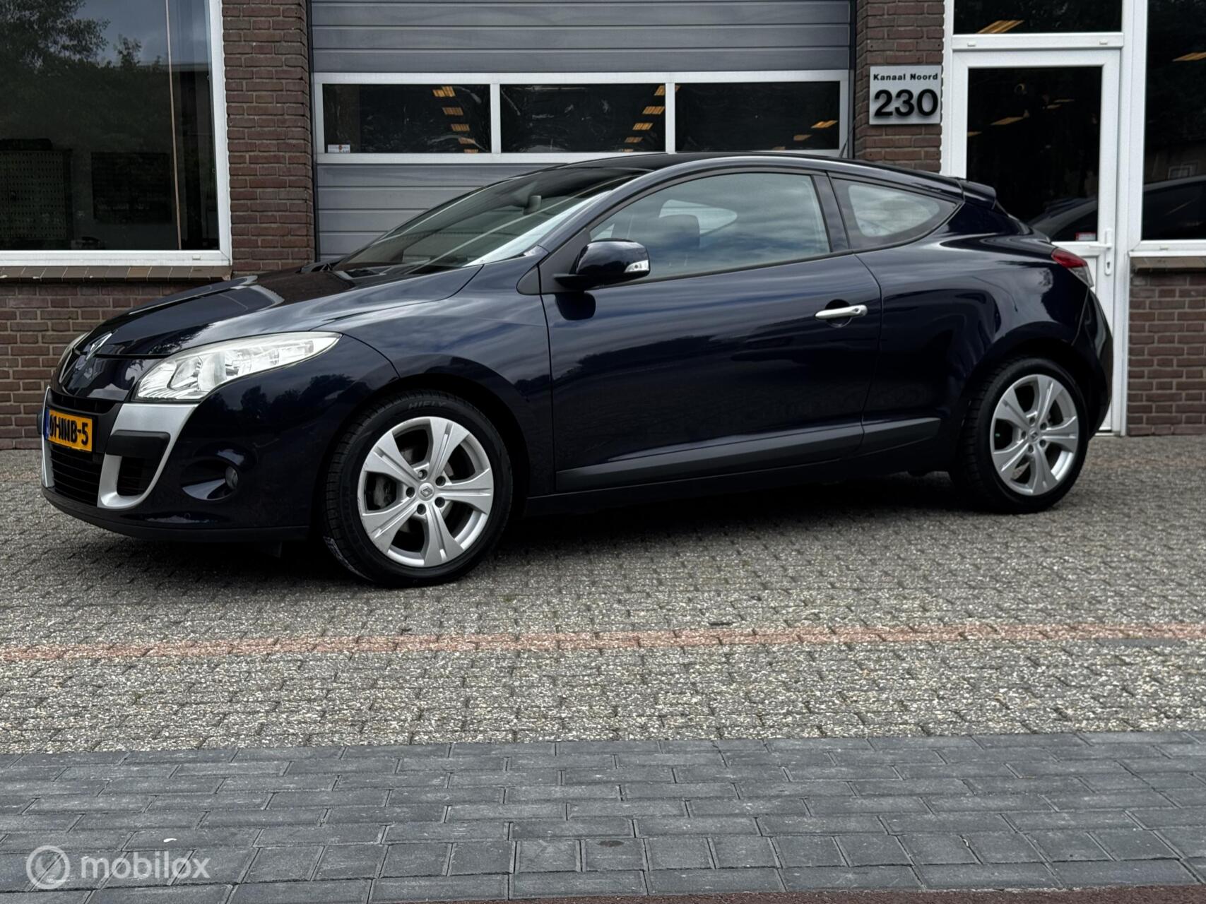 Renault Megane 1.4 TCe Dynamique NAVI/AIRCO 2010 - voorkant