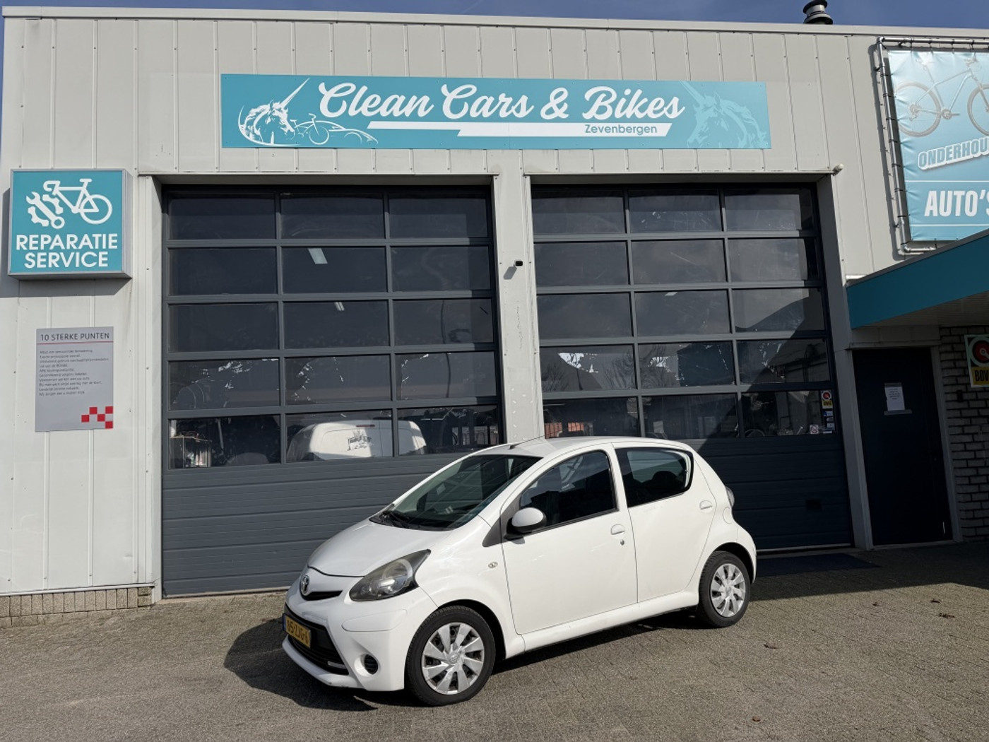 Toyota Toyota Aygo 1.0 VVT-i Aspiration 2012 - voorkant