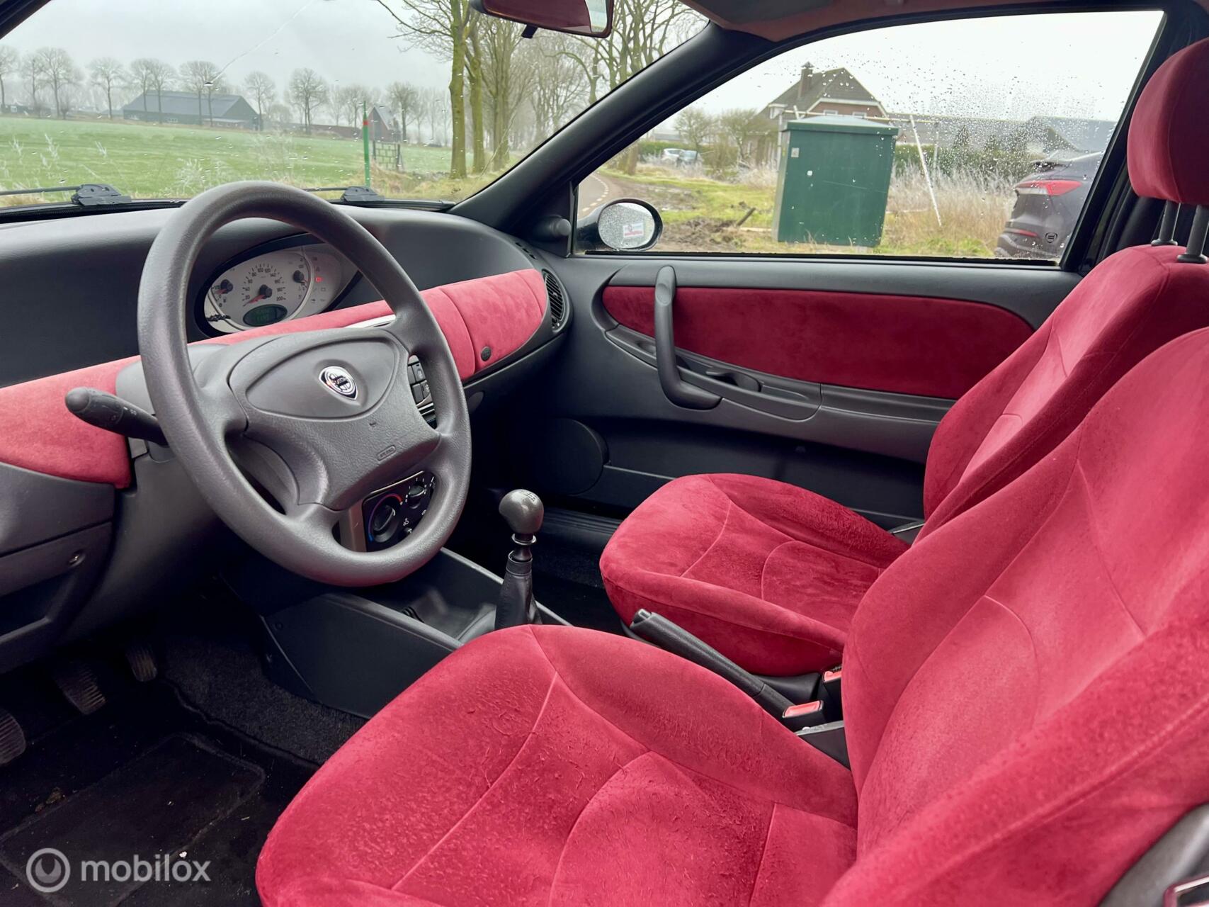 Foto van Lancia Ypsilon