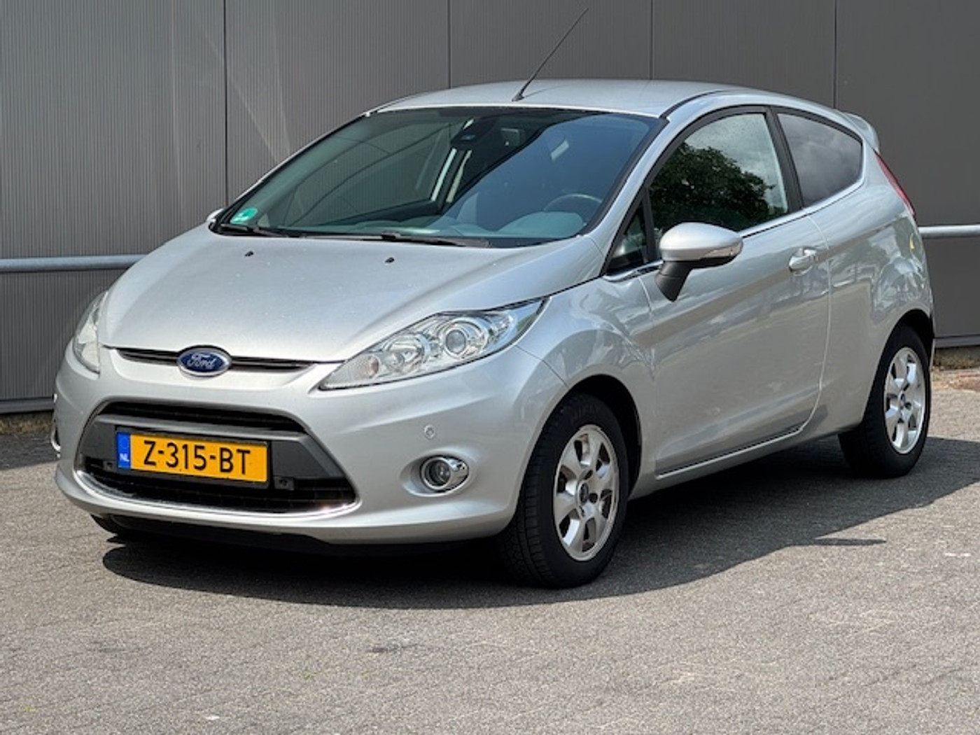 Ford Fiesta 1.6 TDCi Ghia 2010 - voorkant