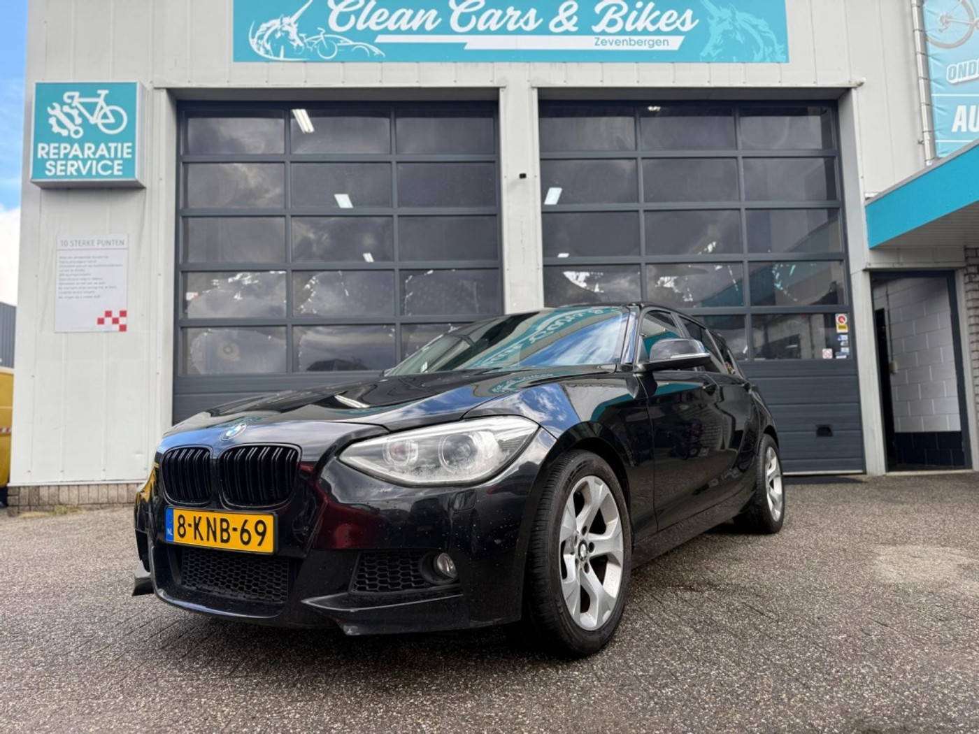 BMW 1er Reihe 116i Business 2011 - voorkant