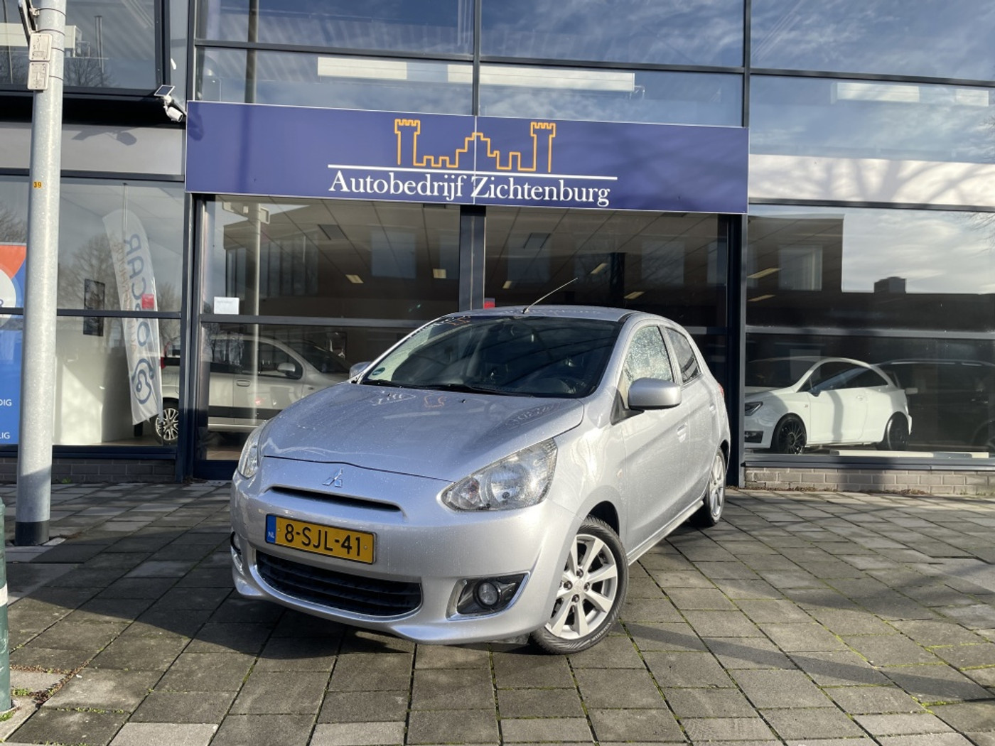 Mitsubishi Mitsubishi Space Star 1.2 Intense+ 2013 - voorkant
