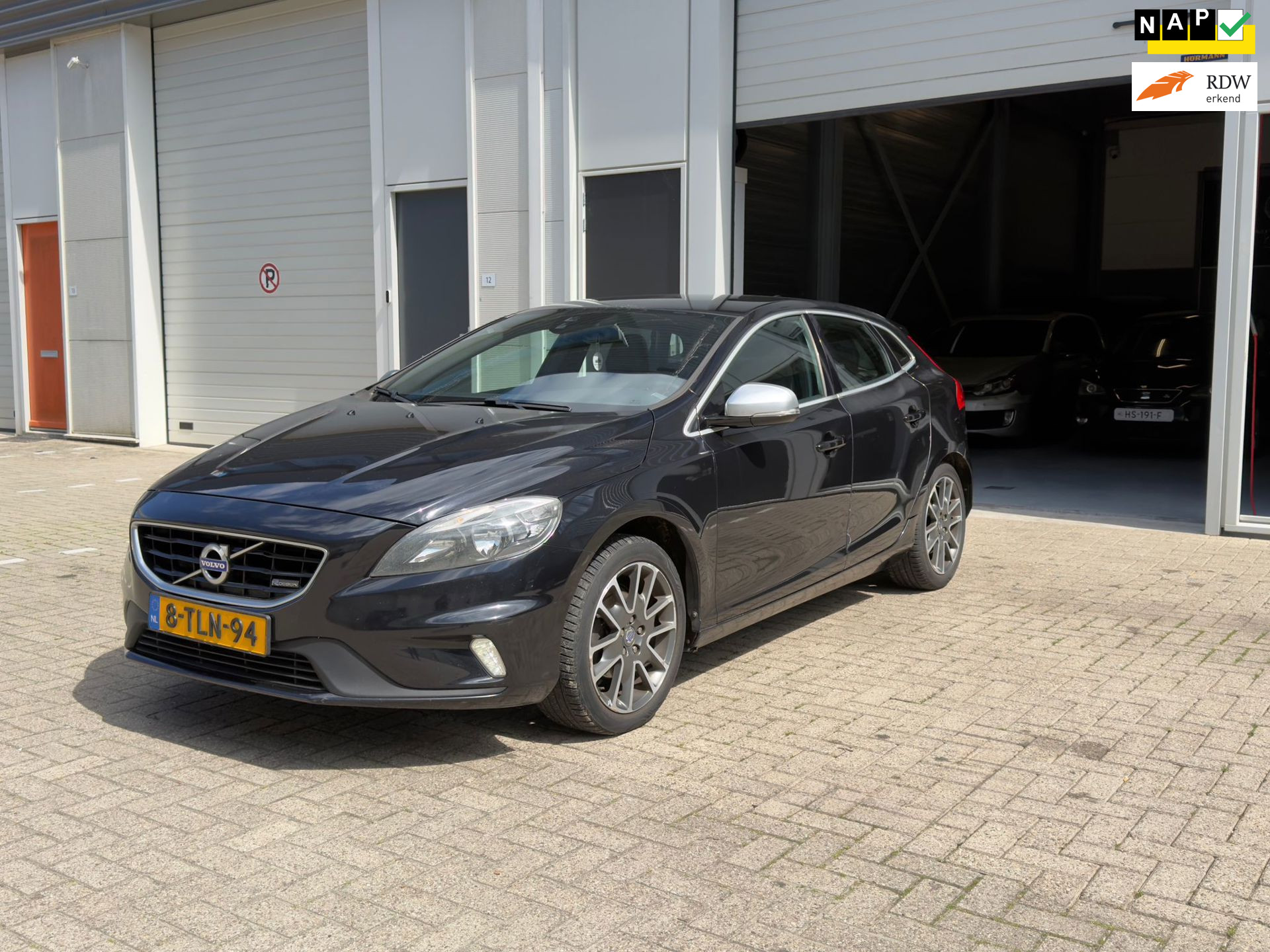 Volvo V40 1.6 D2 R-Design 2014 - voorkant