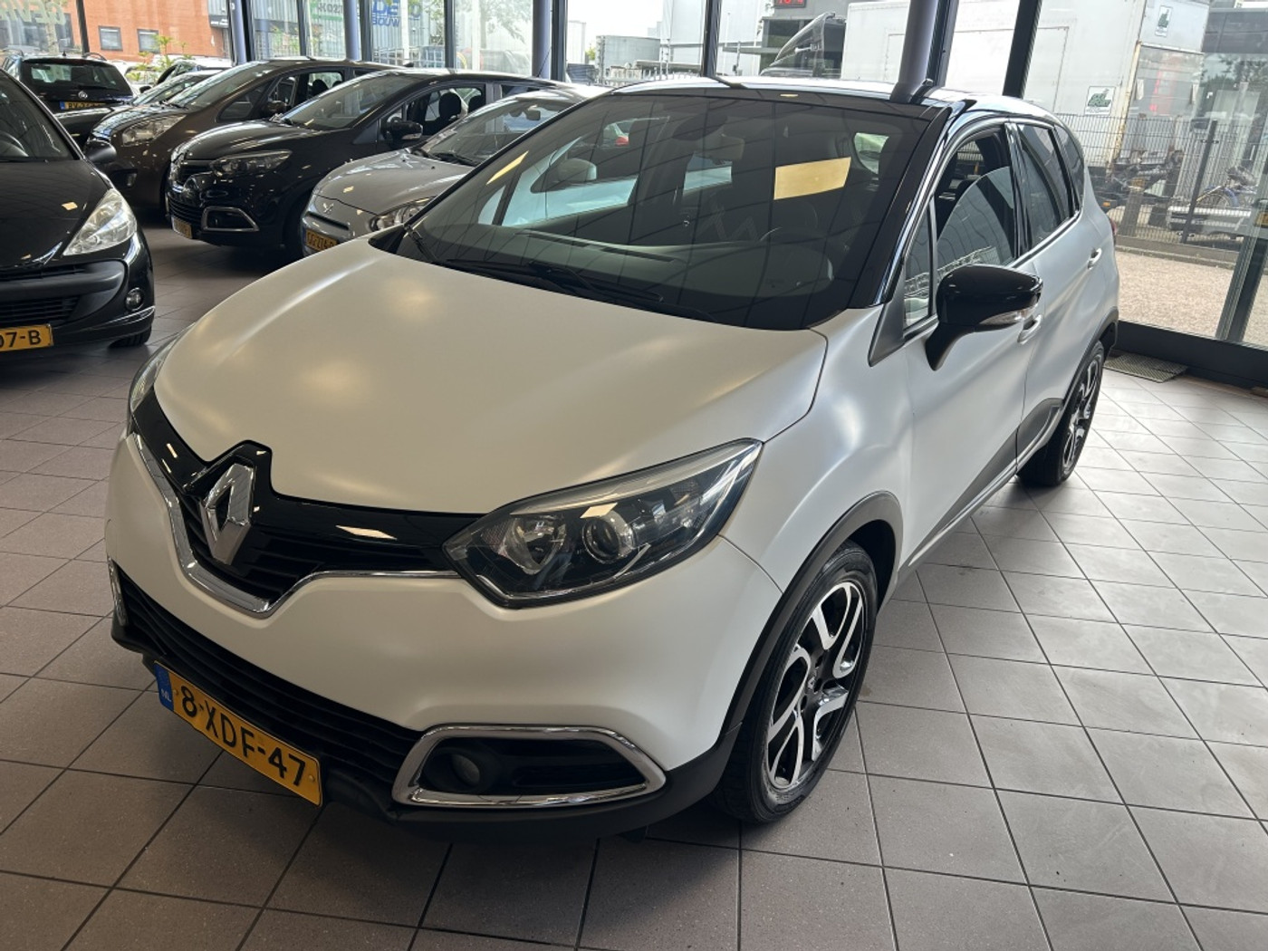 Renault Captur 1.2 TCe Dynamique AUTOMAAT 85 DKM NW APK BJ 2024 !!! 2014 - voorkant