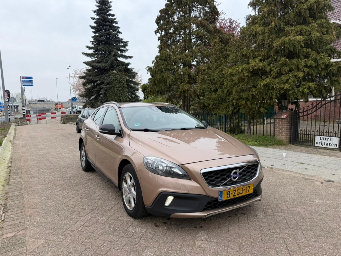 Volvo V40 1.6 D2 Momentum 2015 - voorkant