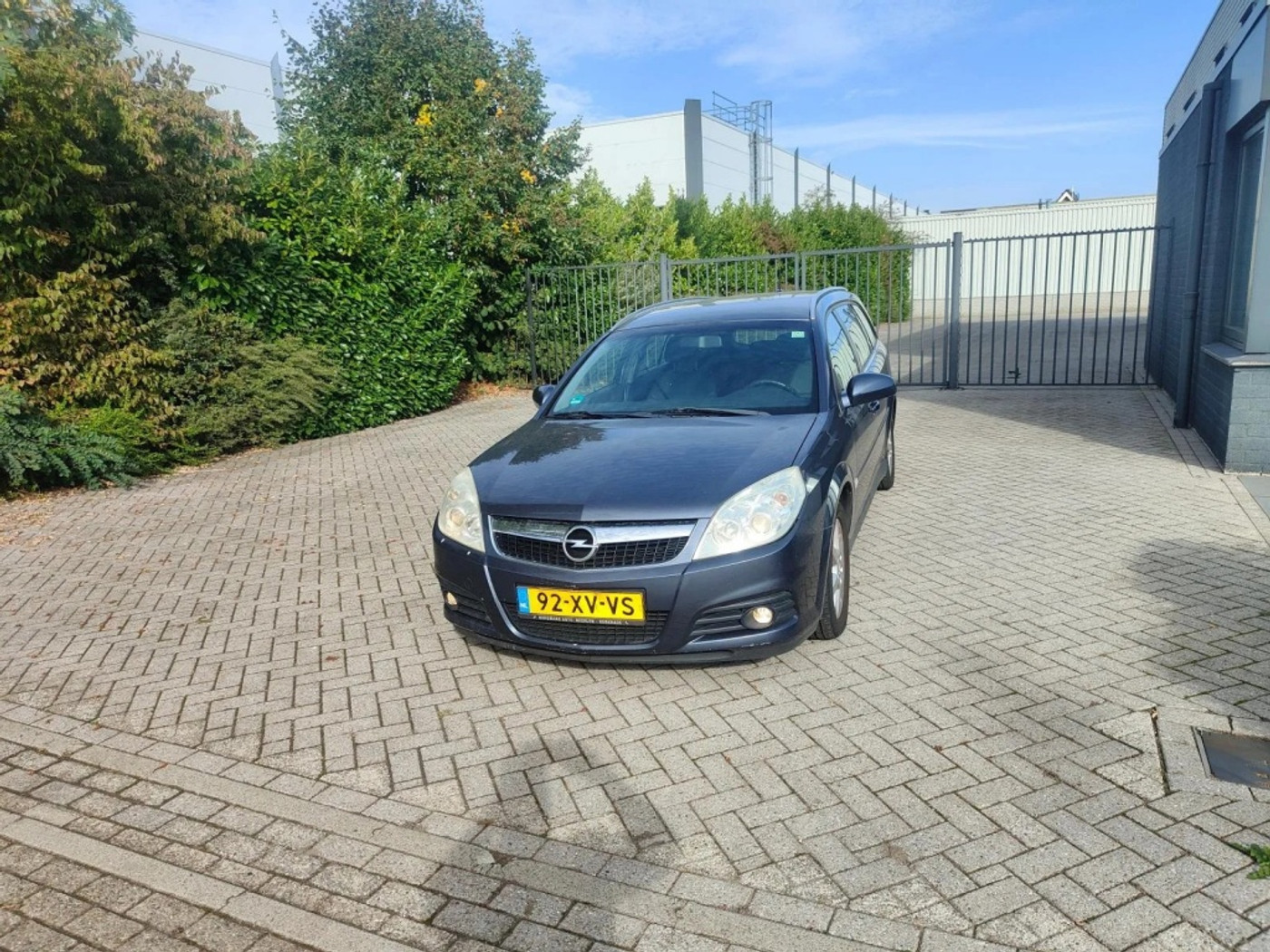 Opel Vectra Wagon 2.2-16V Business 2007 - voorkant
