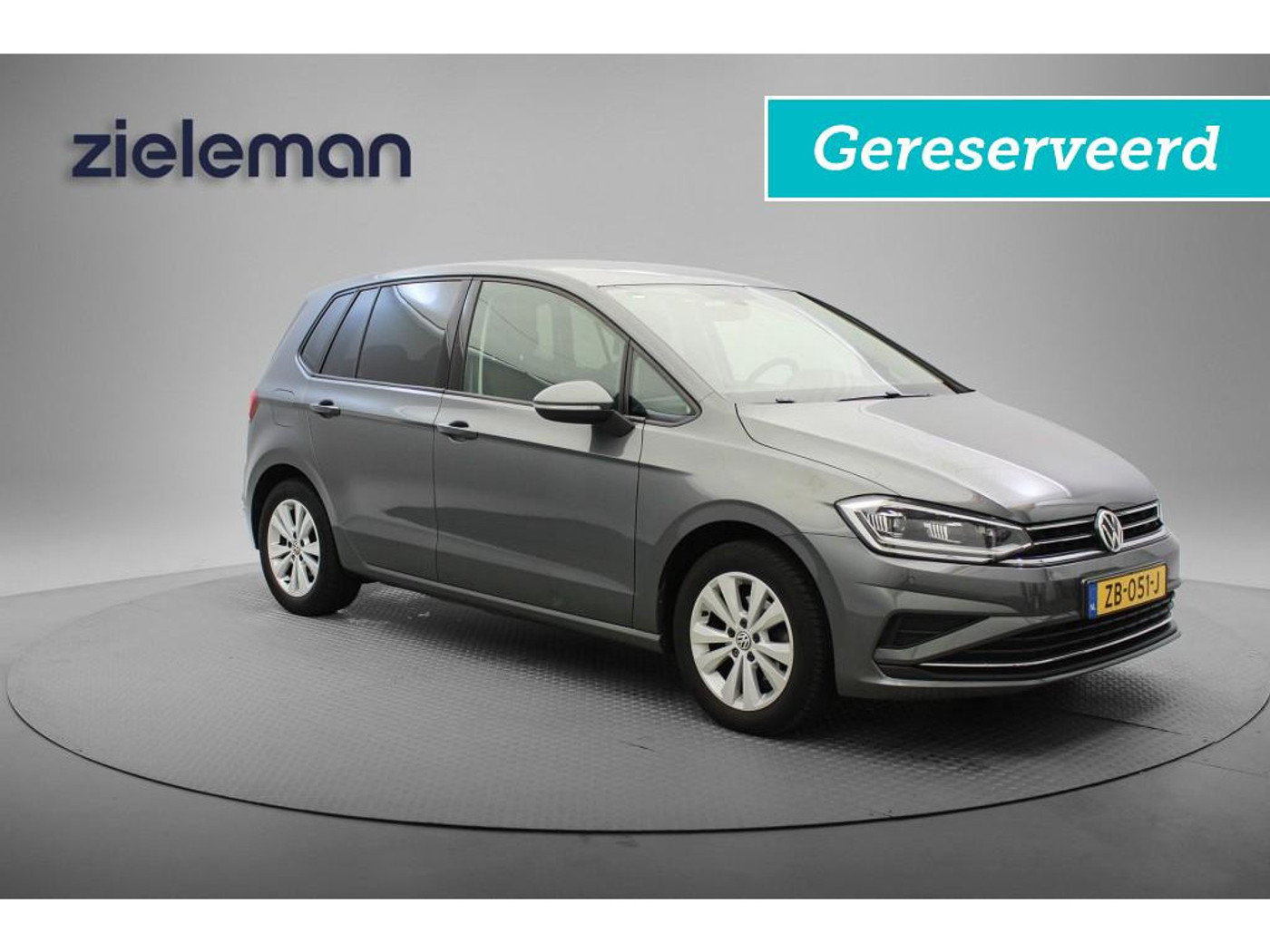 Volkswagen Golf Sportsvan 1.0 TSI Highline 2019 - voorkant