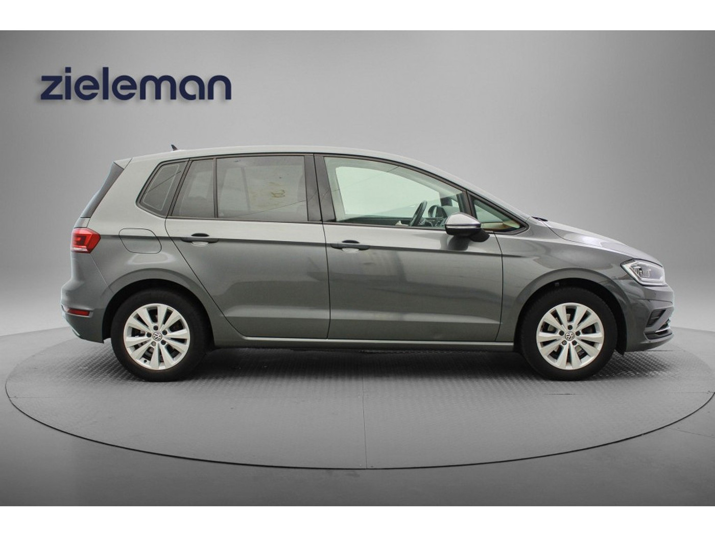 Foto van Volkswagen Golf Sportsvan