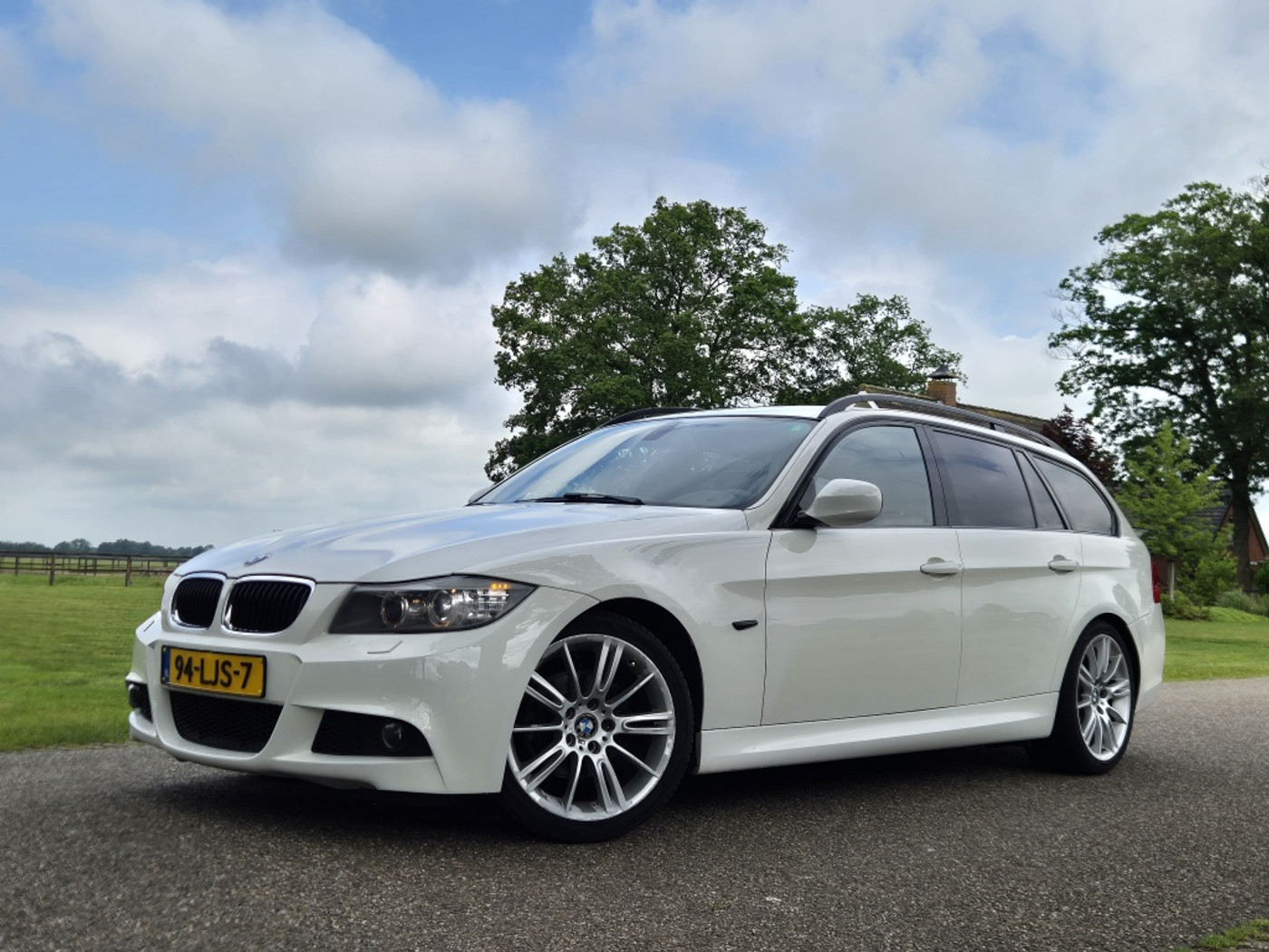 BMW 3er Reihe 318i M-pakket, Nieuwe APK 2010 - voorkant