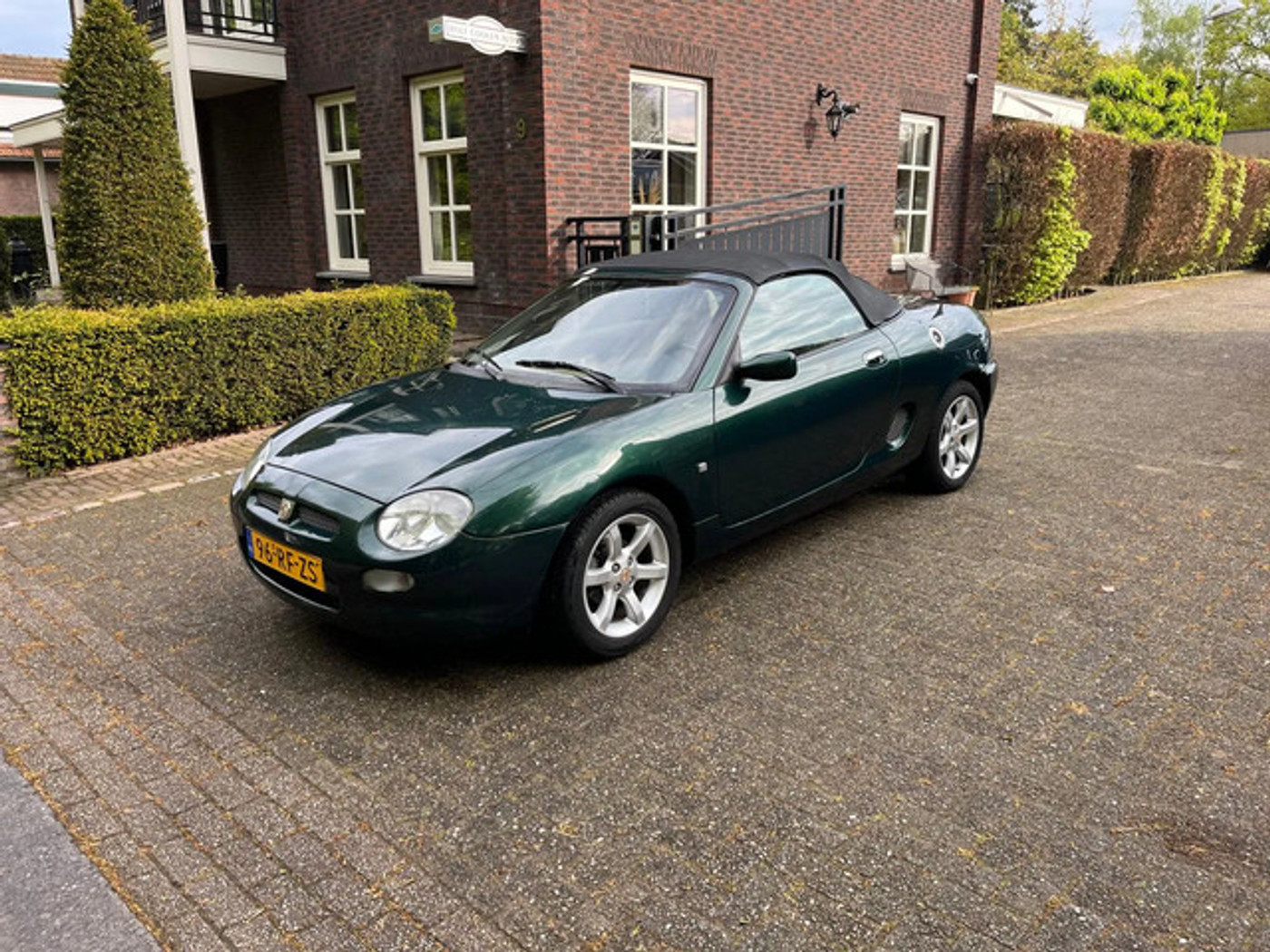 MG MGF 1.8i Steptronic 2001 - voorkant