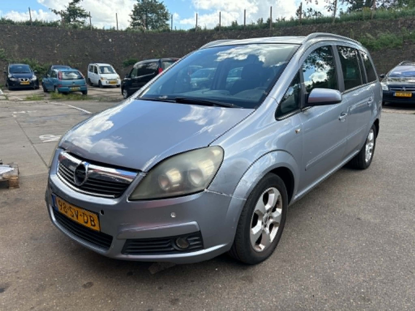 Opel Zafira 1.8 Executive 2006 - voorkant