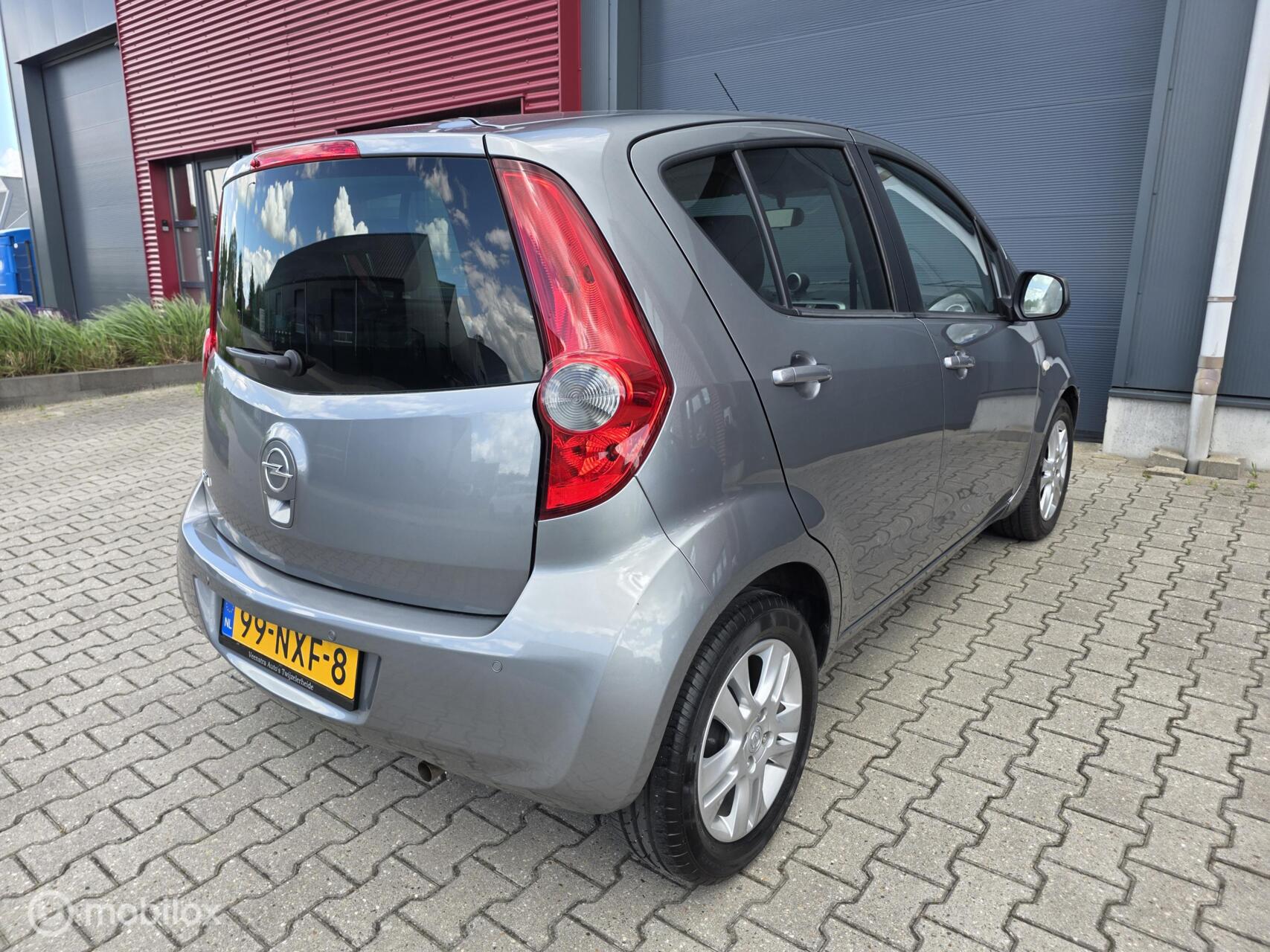 Foto van Opel Agila
