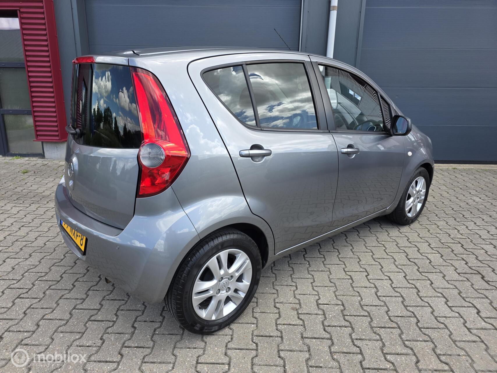 Foto van Opel Agila