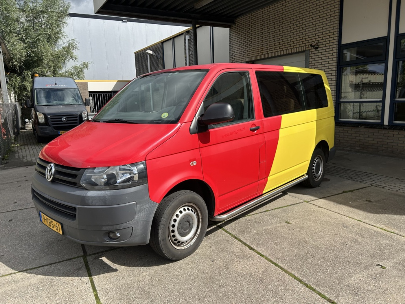 Volkswagen Kombi 2.0 TDI L1H1 9 PERSOONS 2013 - voorkant