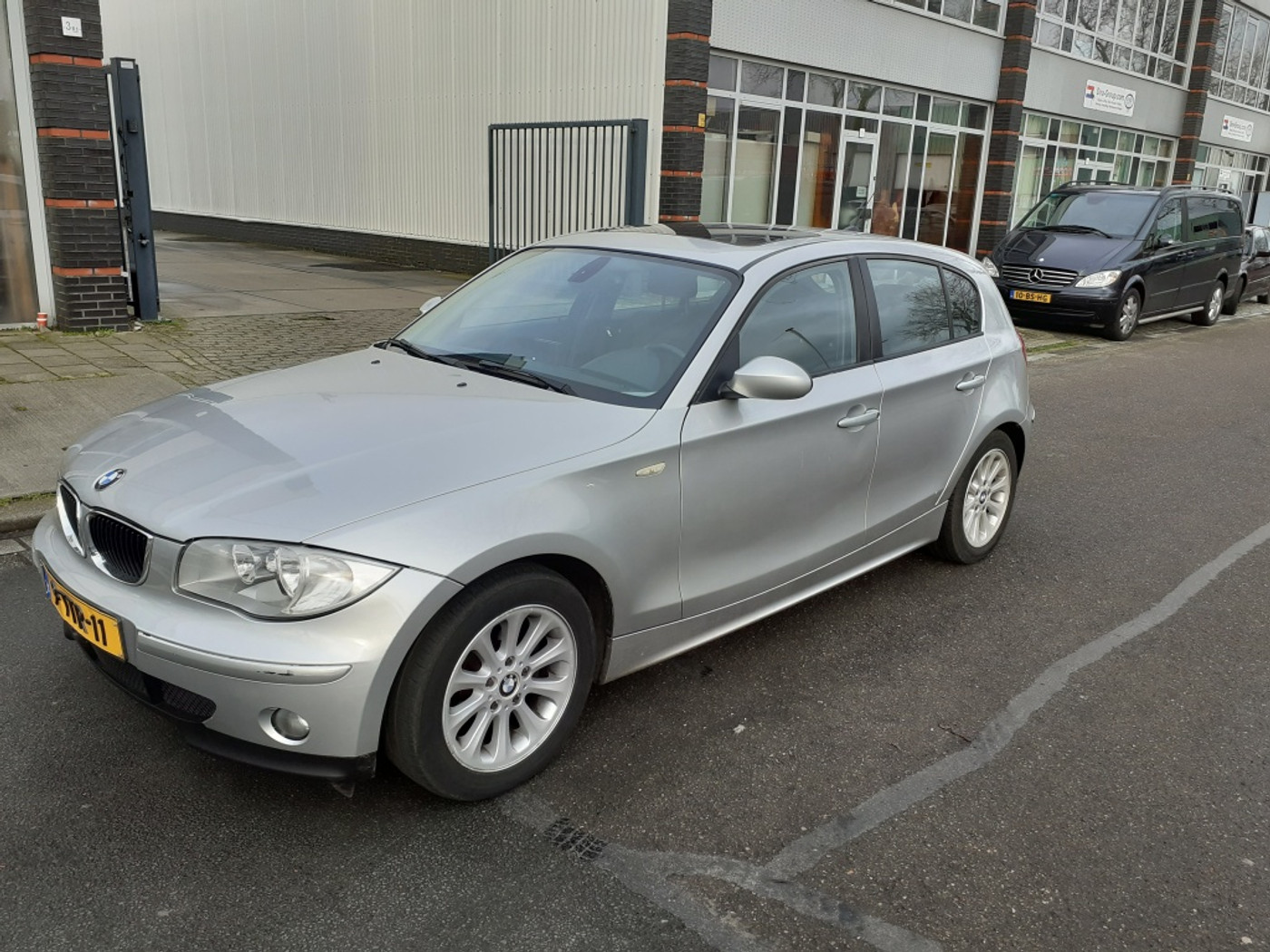 BMW 1er Reihe 116i Executive 2004 - voorkant