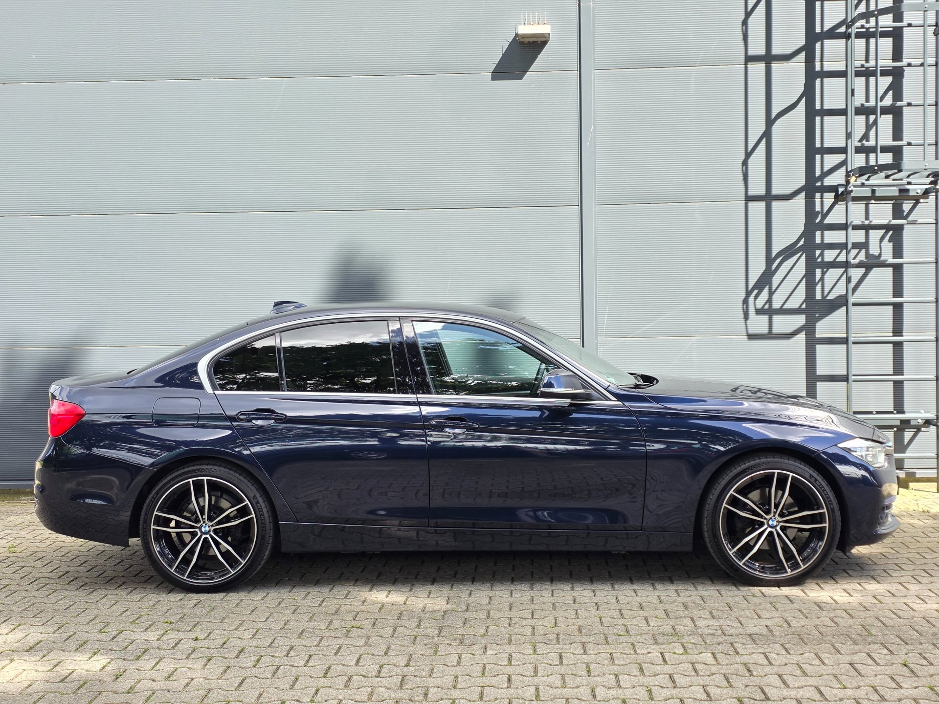 Foto van BMW 330e Iperformance