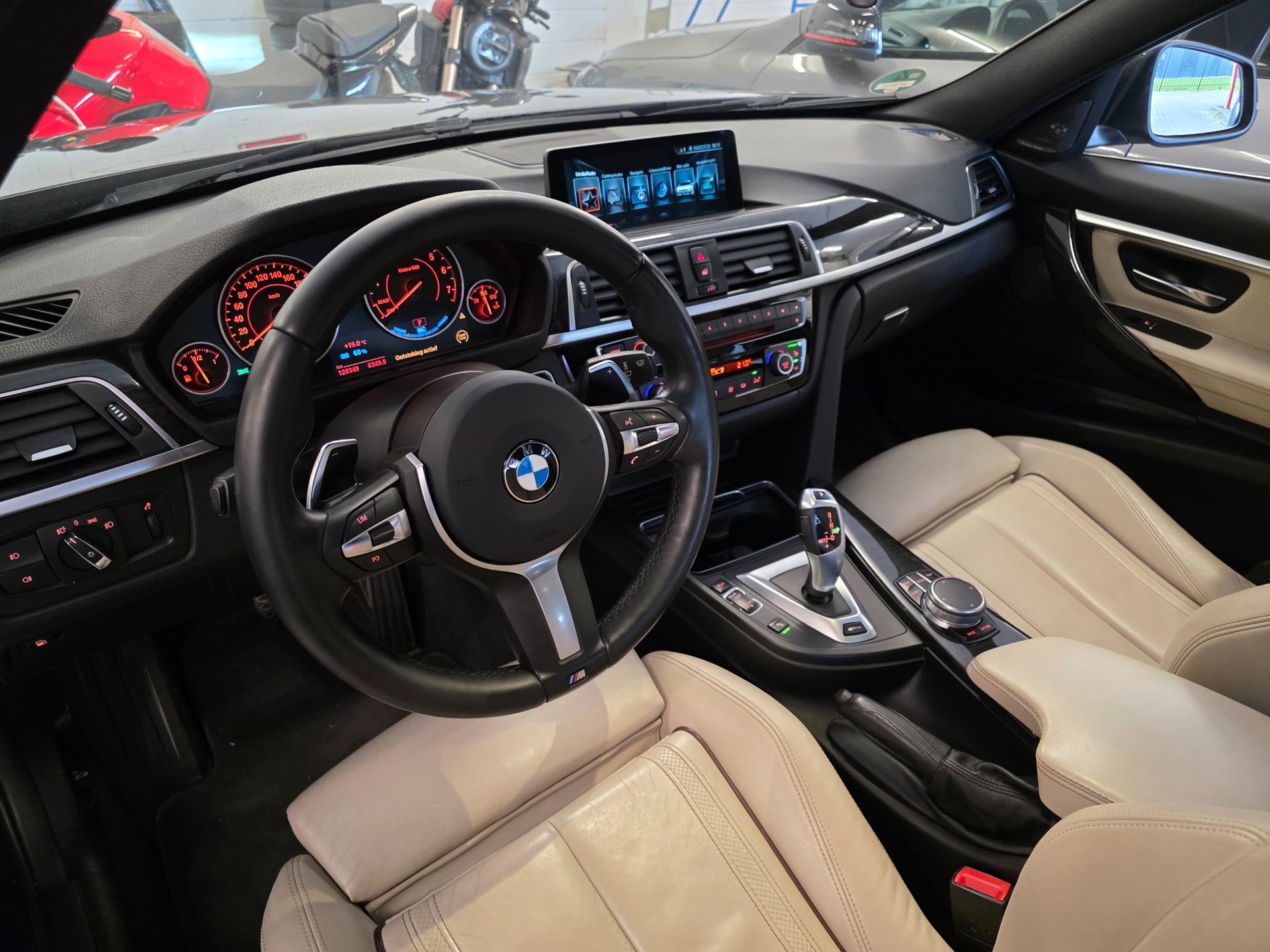 Foto van BMW 330e Iperformance