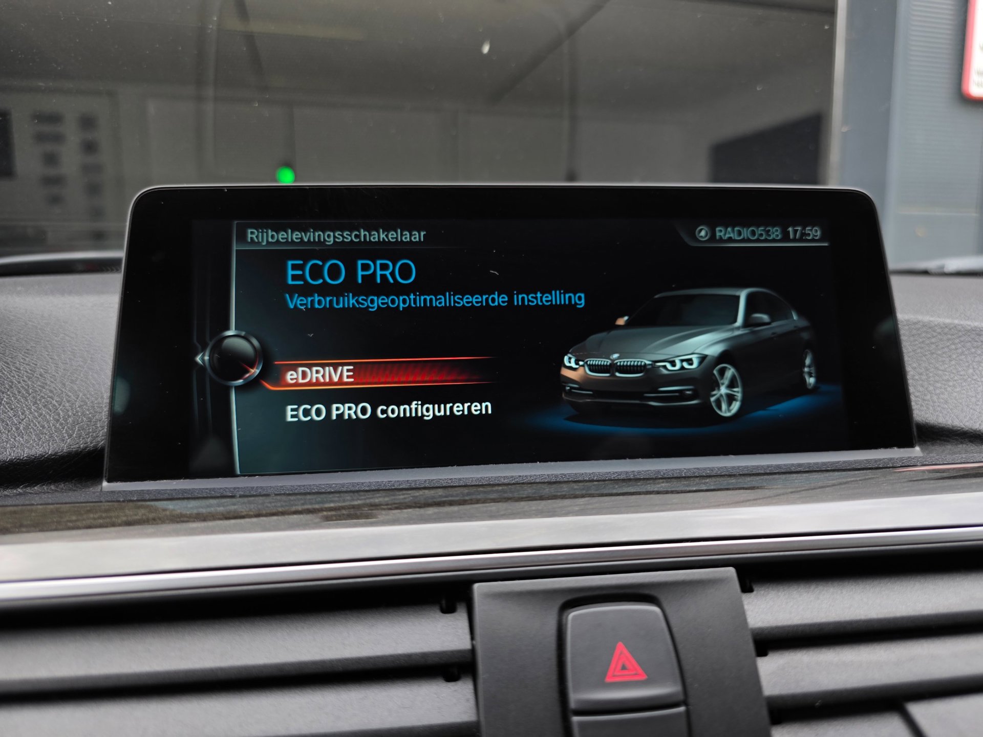 Foto van BMW 330e Iperformance