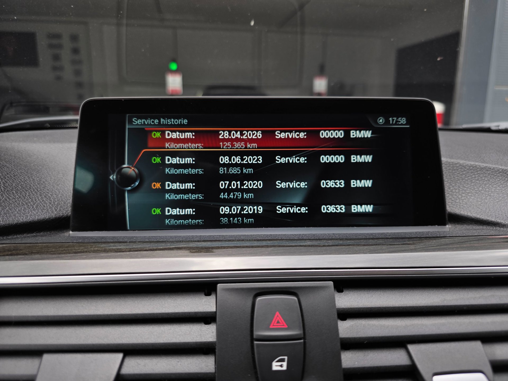 Foto van BMW 330e Iperformance