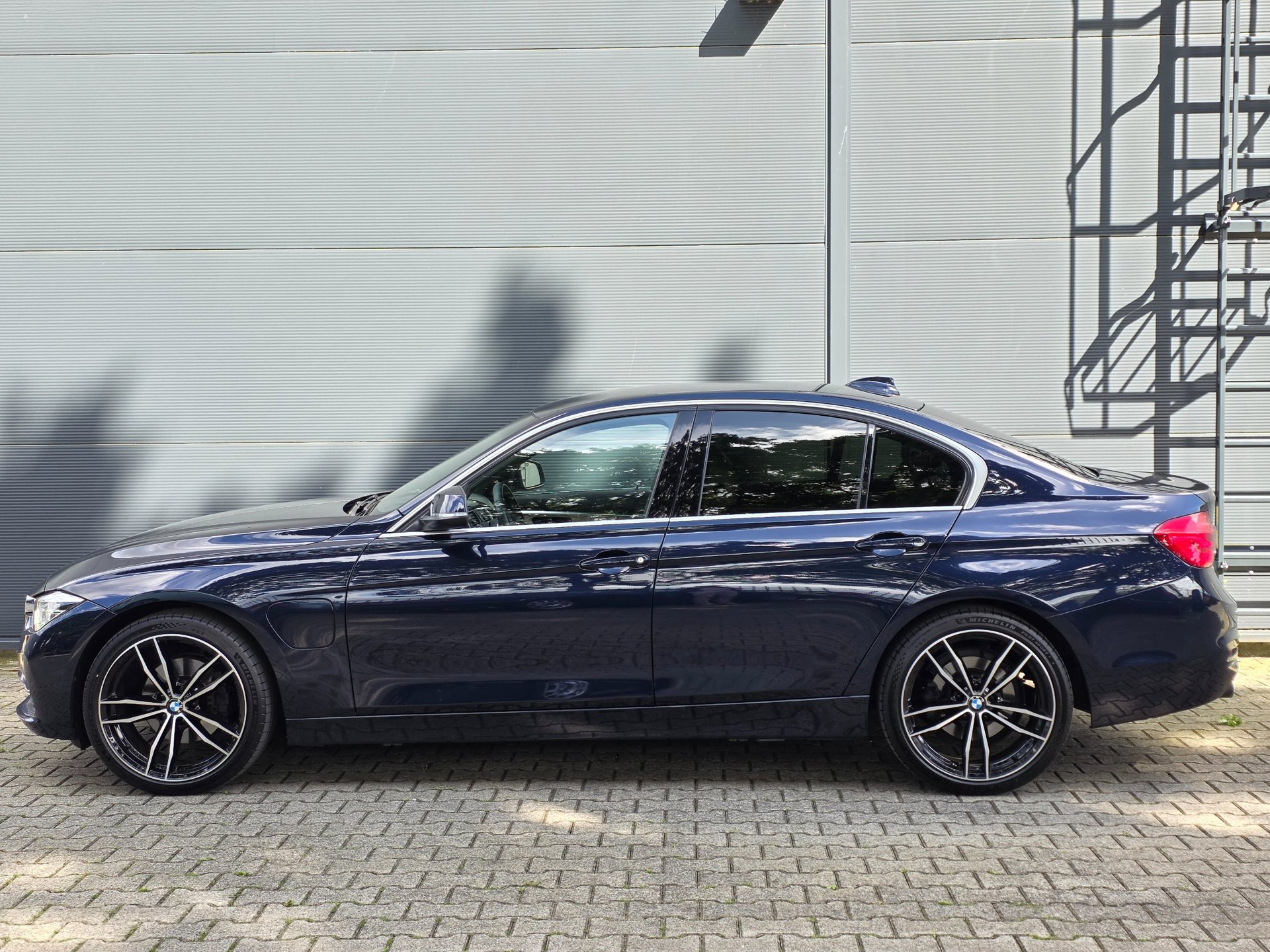 Foto van BMW 330e Iperformance