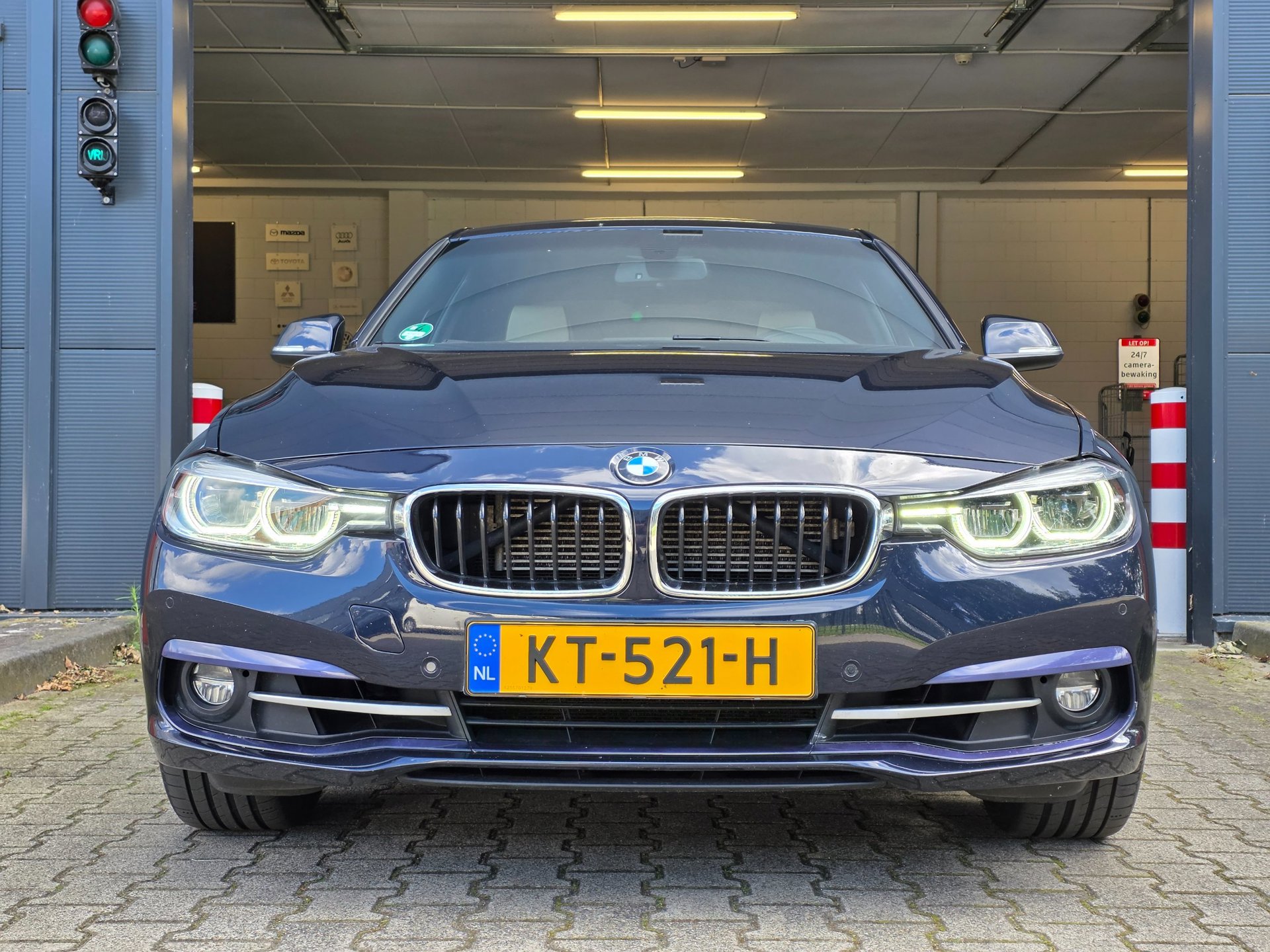Foto van BMW 330e Iperformance