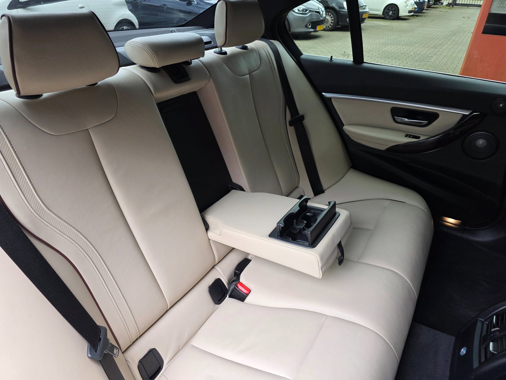 Foto van BMW 330e Iperformance
