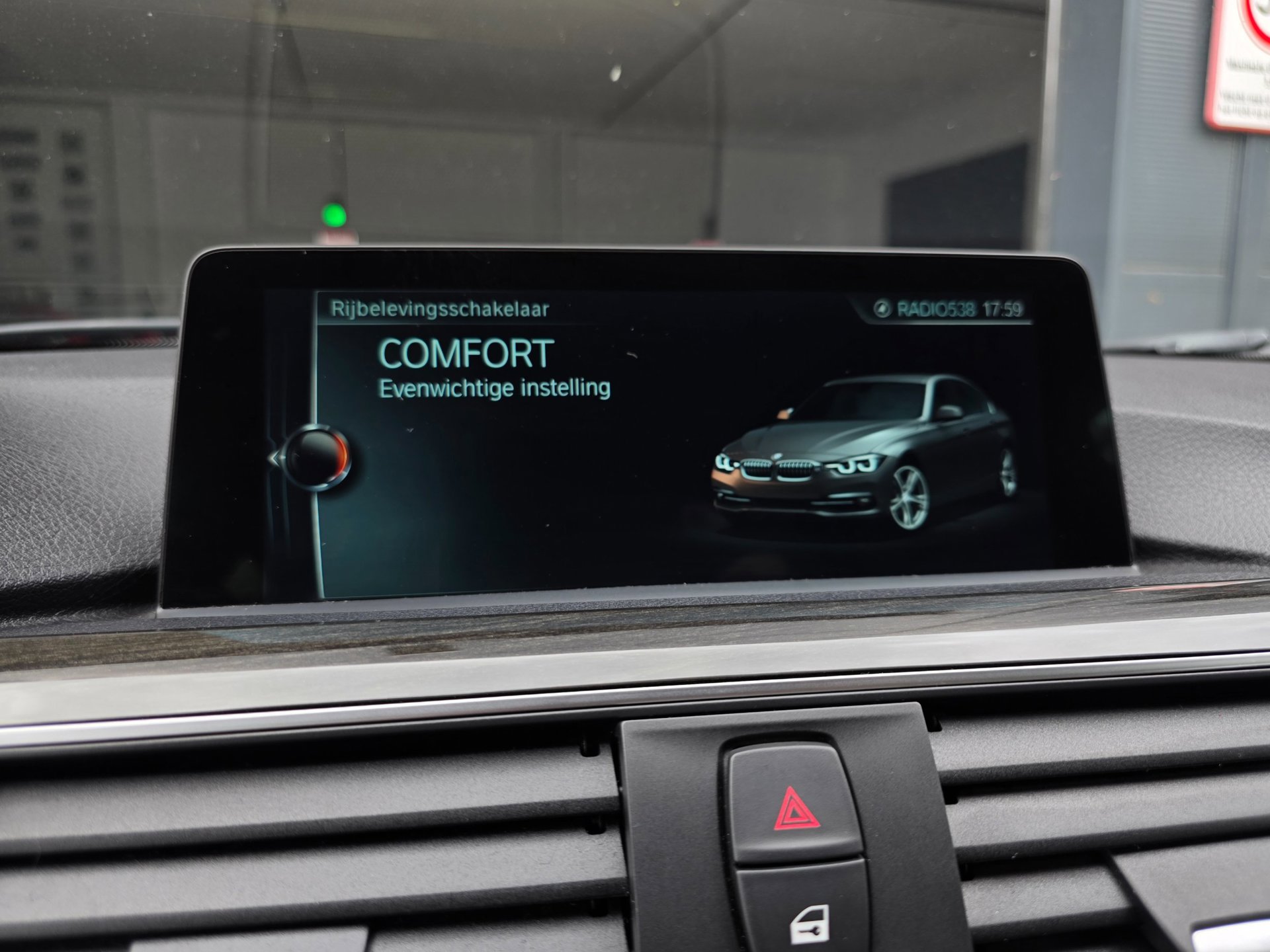 Foto van BMW 330e Iperformance