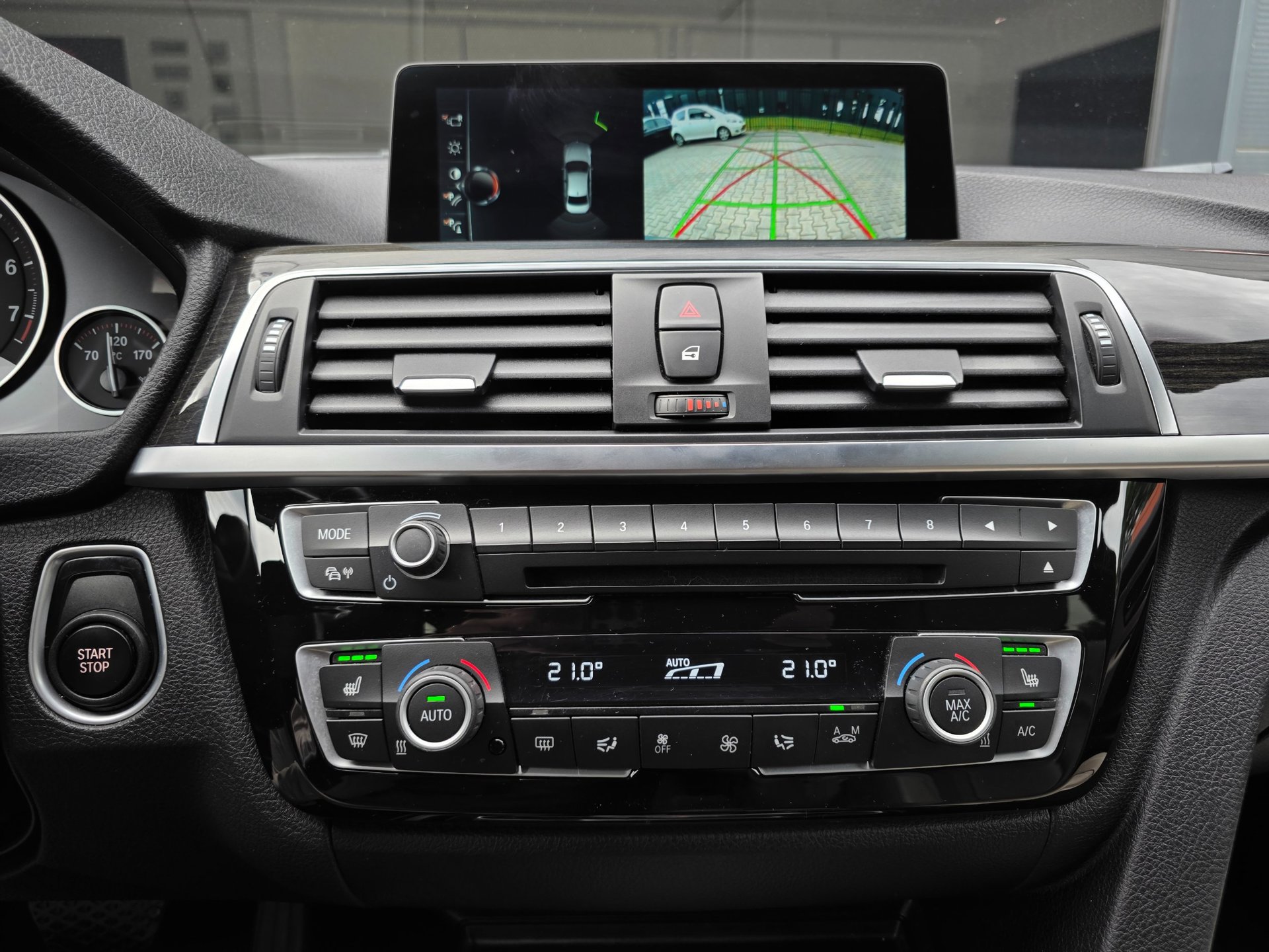 Foto van BMW 330e Iperformance