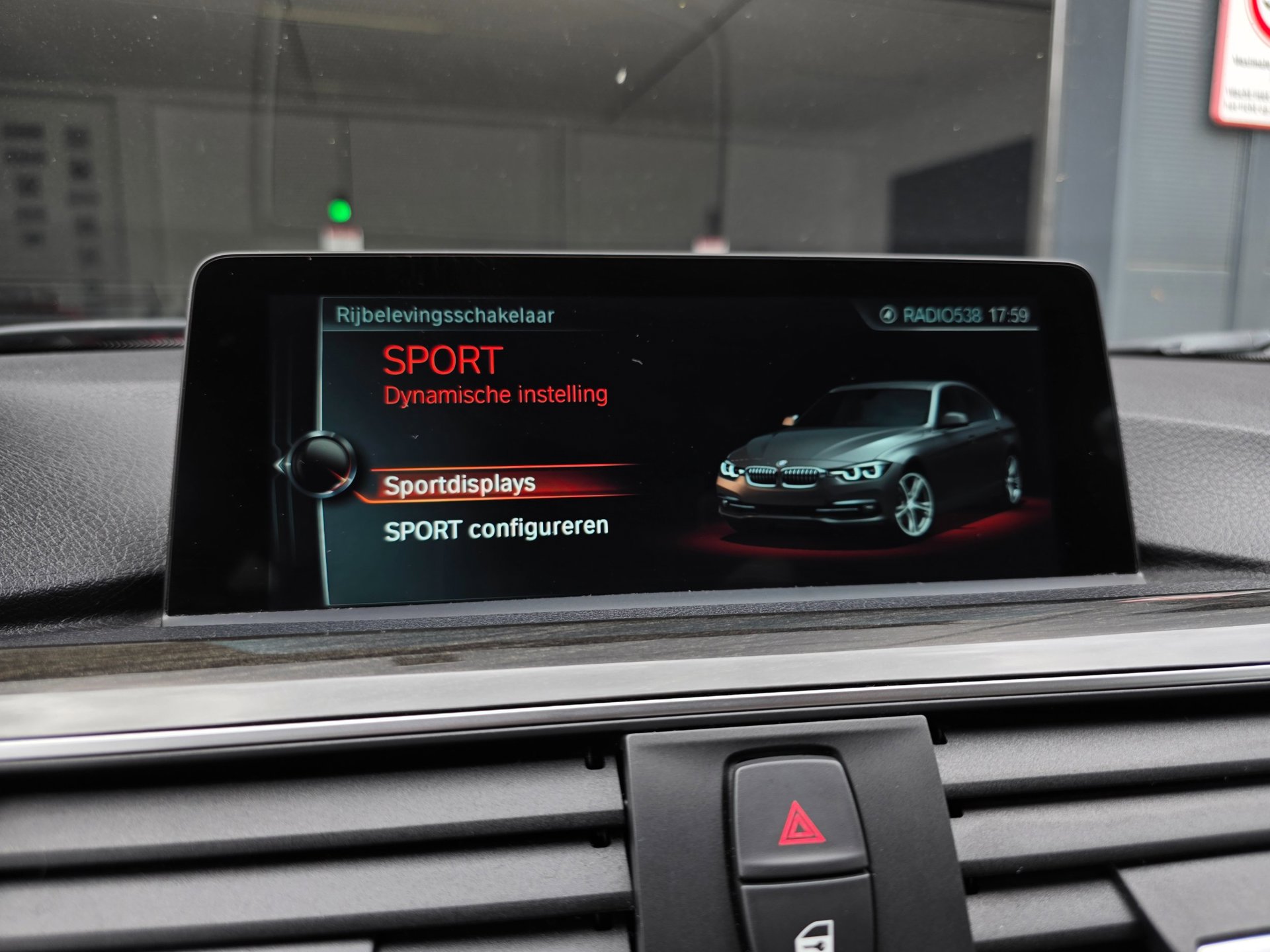 Foto van BMW 330e Iperformance