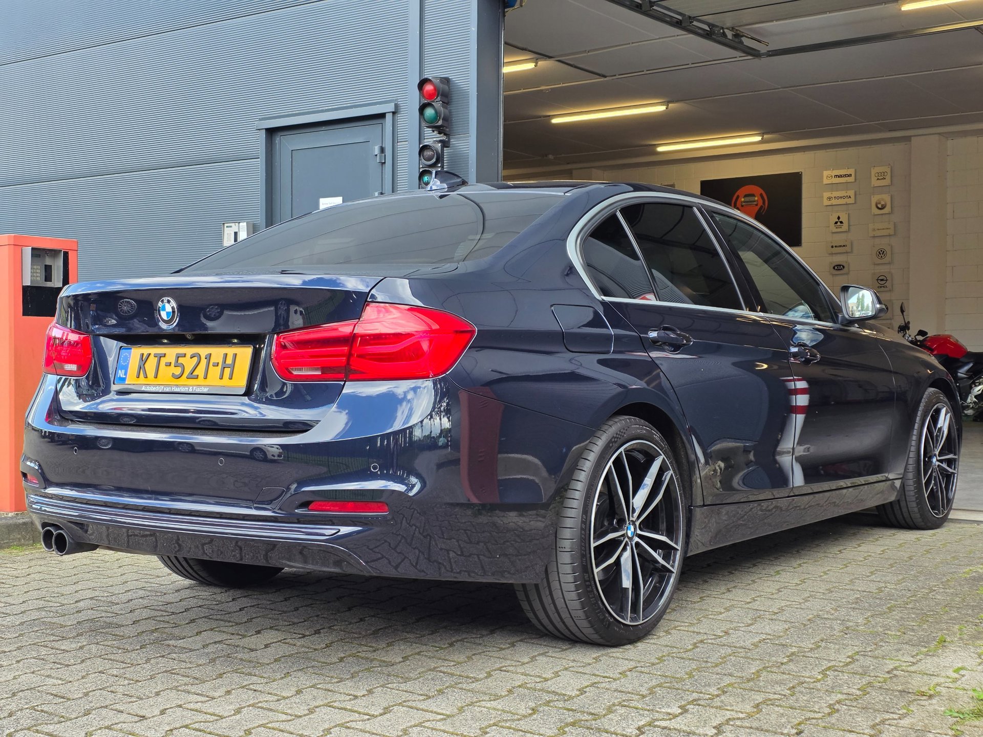 Foto van BMW 330e Iperformance