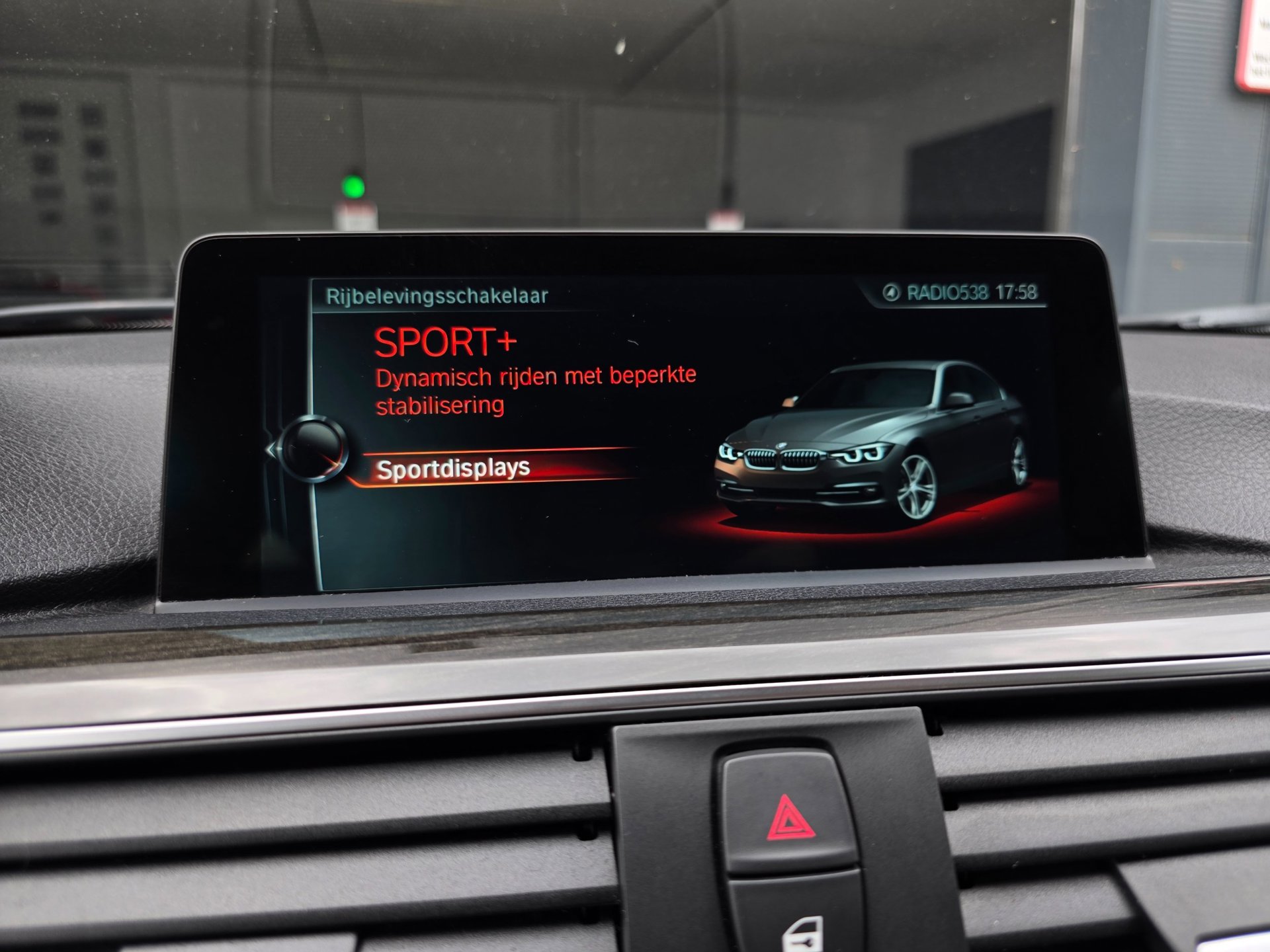 Foto van BMW 330e Iperformance