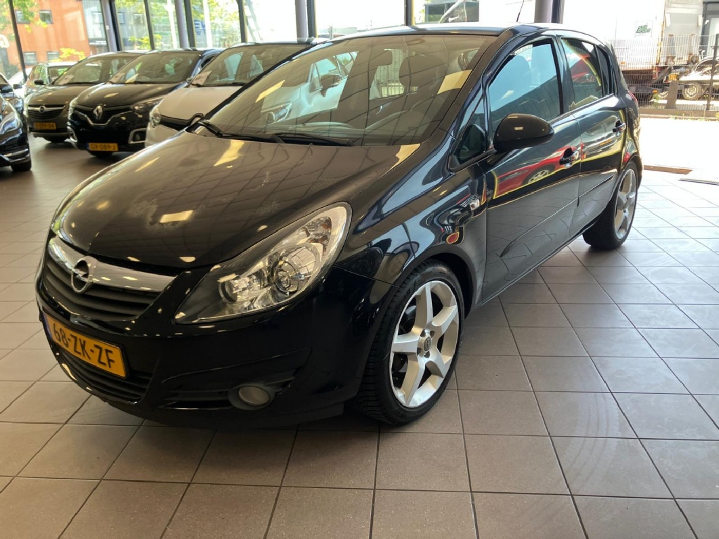 Opel Corsa 1.4-16V Bns Sport AIRCO APK 12-26 128 DKM BJ 2008 !!! 2008 - voorkant