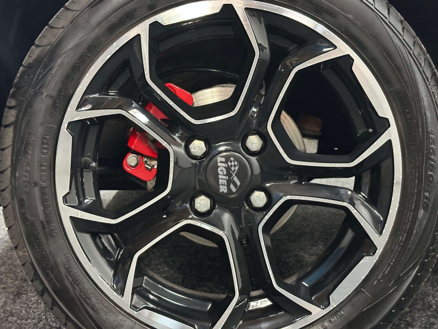 Foto van Ligier Js60