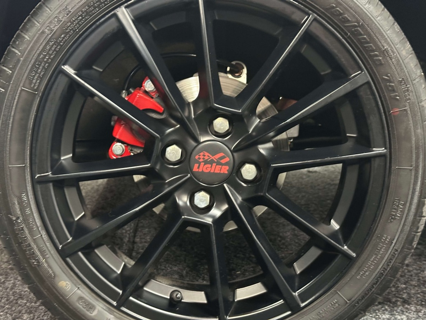 Foto van Ligier Js60