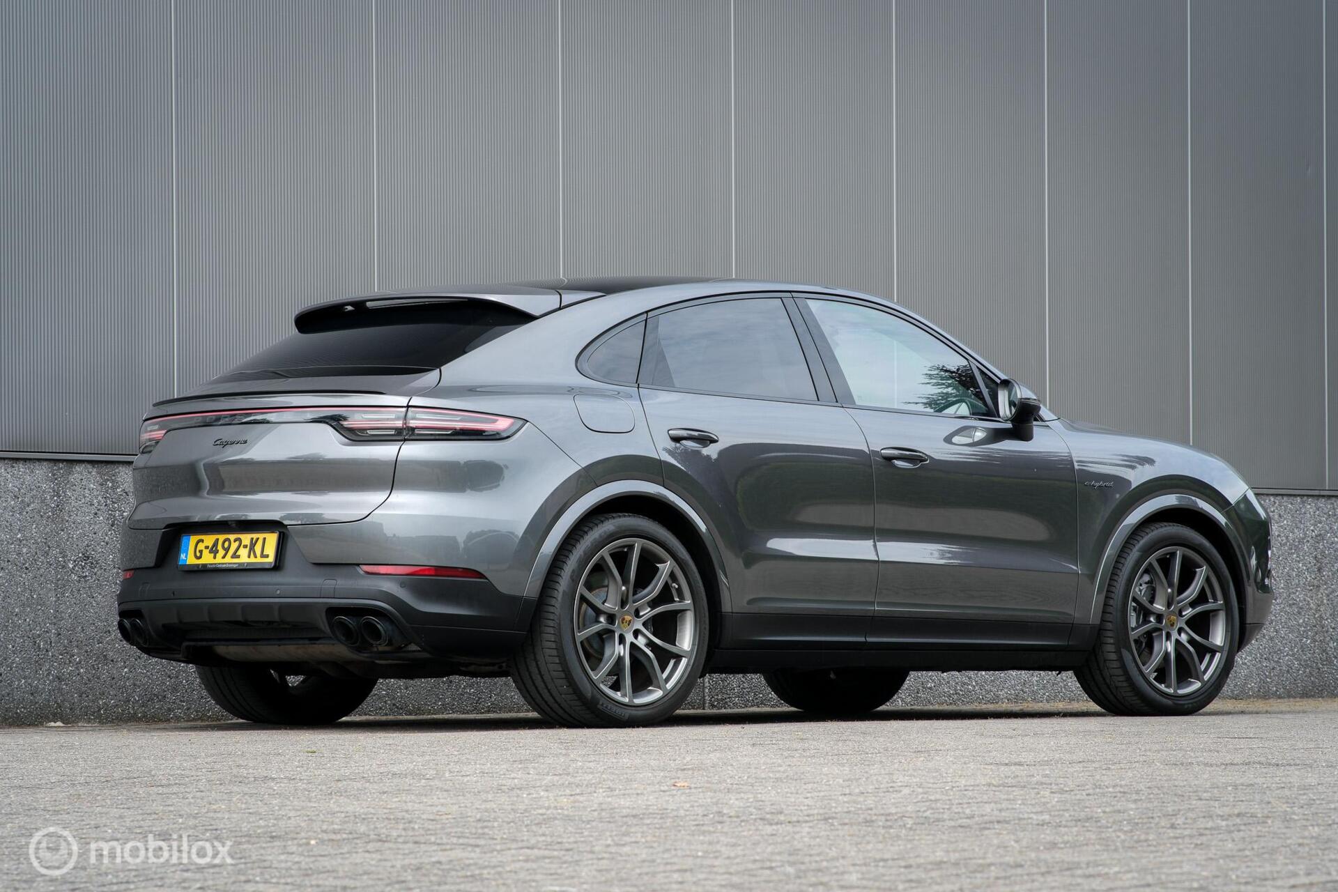 Foto van Porsche Cayenne E-hybrid