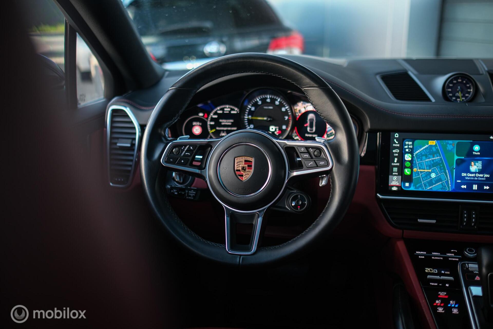 Foto van Porsche Cayenne E-hybrid